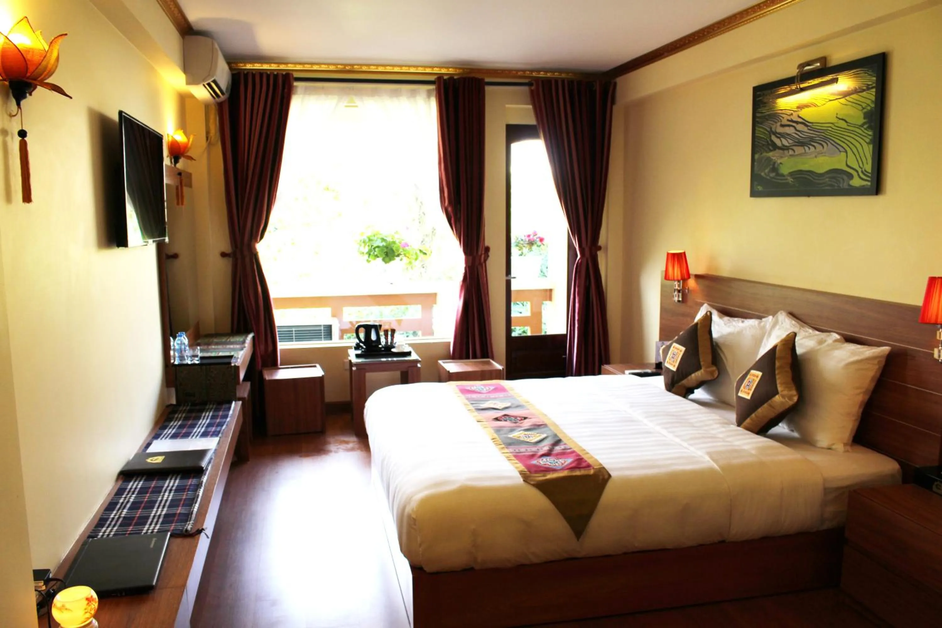 Bed in Sapa Dragon Hotel