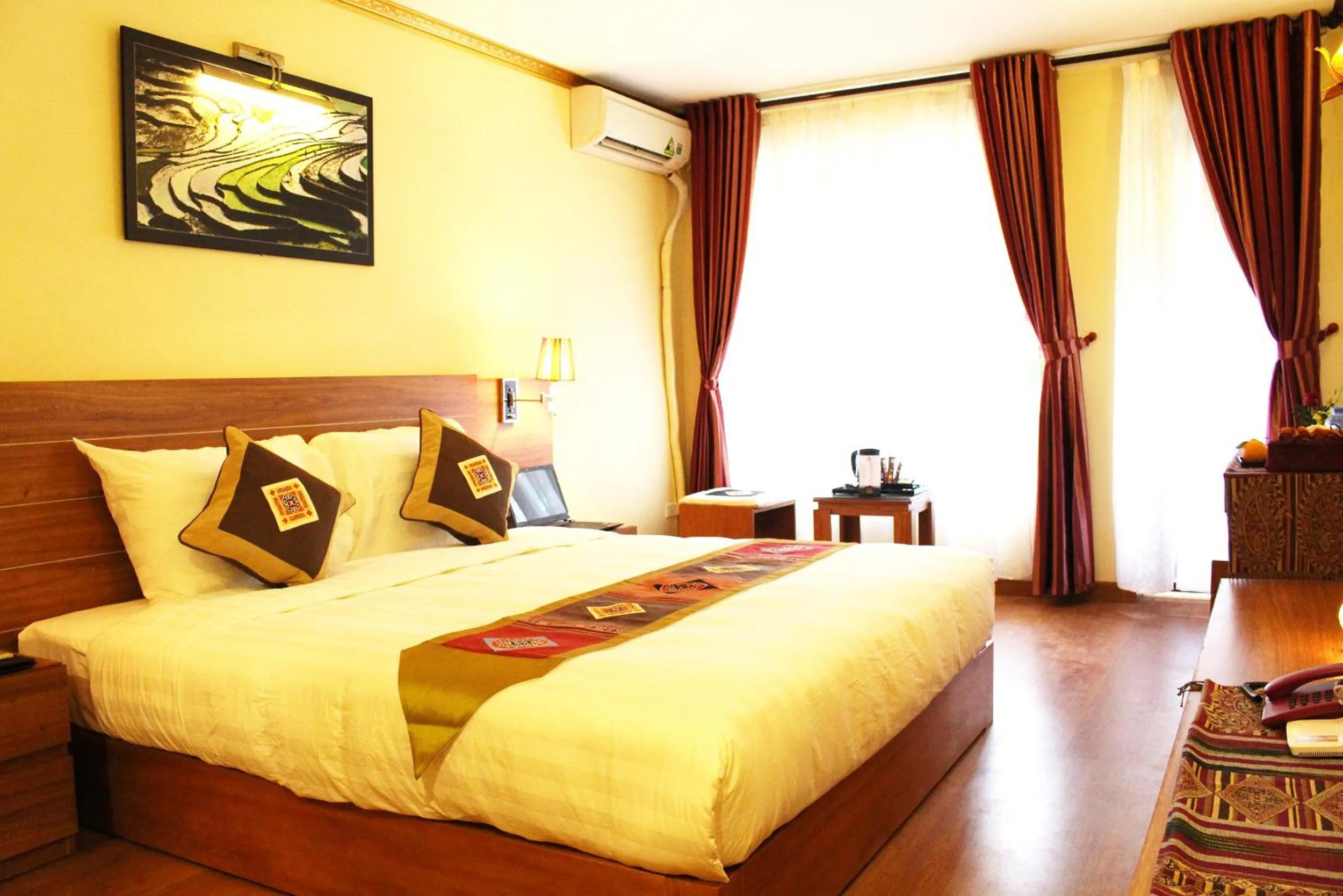 Photo of the whole room, Bed in Sapa Dragon Hotel