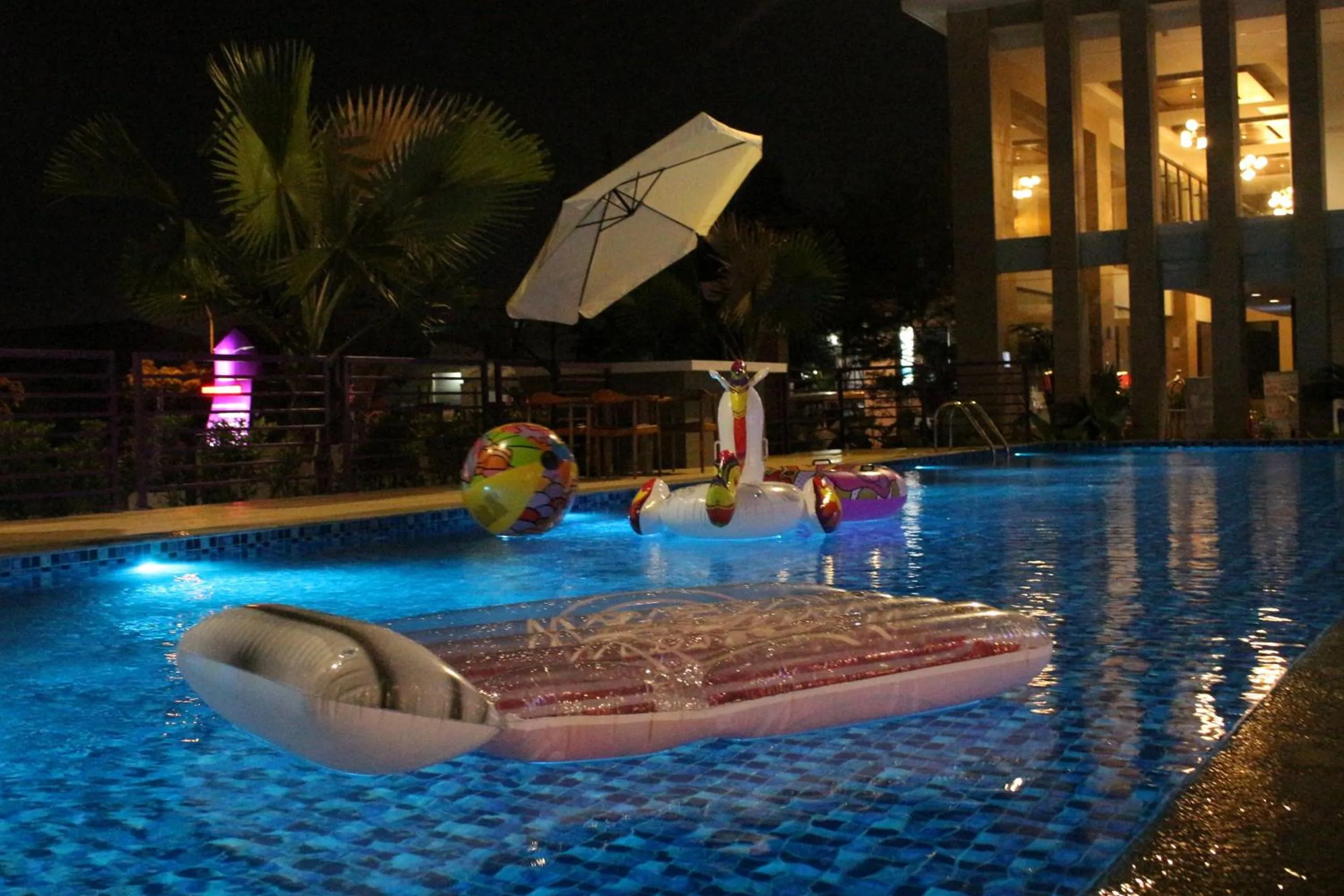 Swimming pool in OS Style Hotel Batu Aji Batam Powered by Archipelago