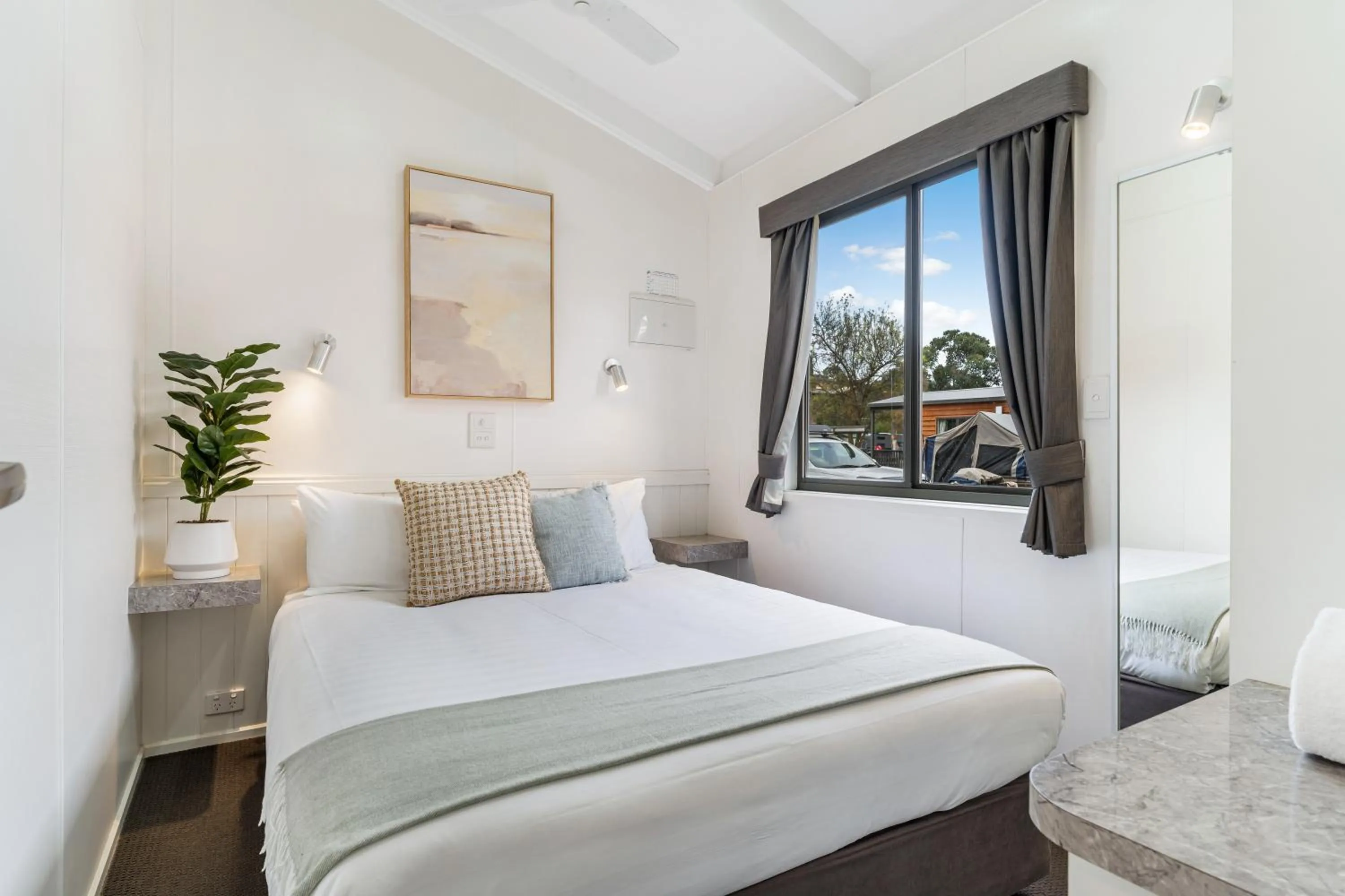 Bedroom, Bed in Tasman Holiday Parks - Geelong