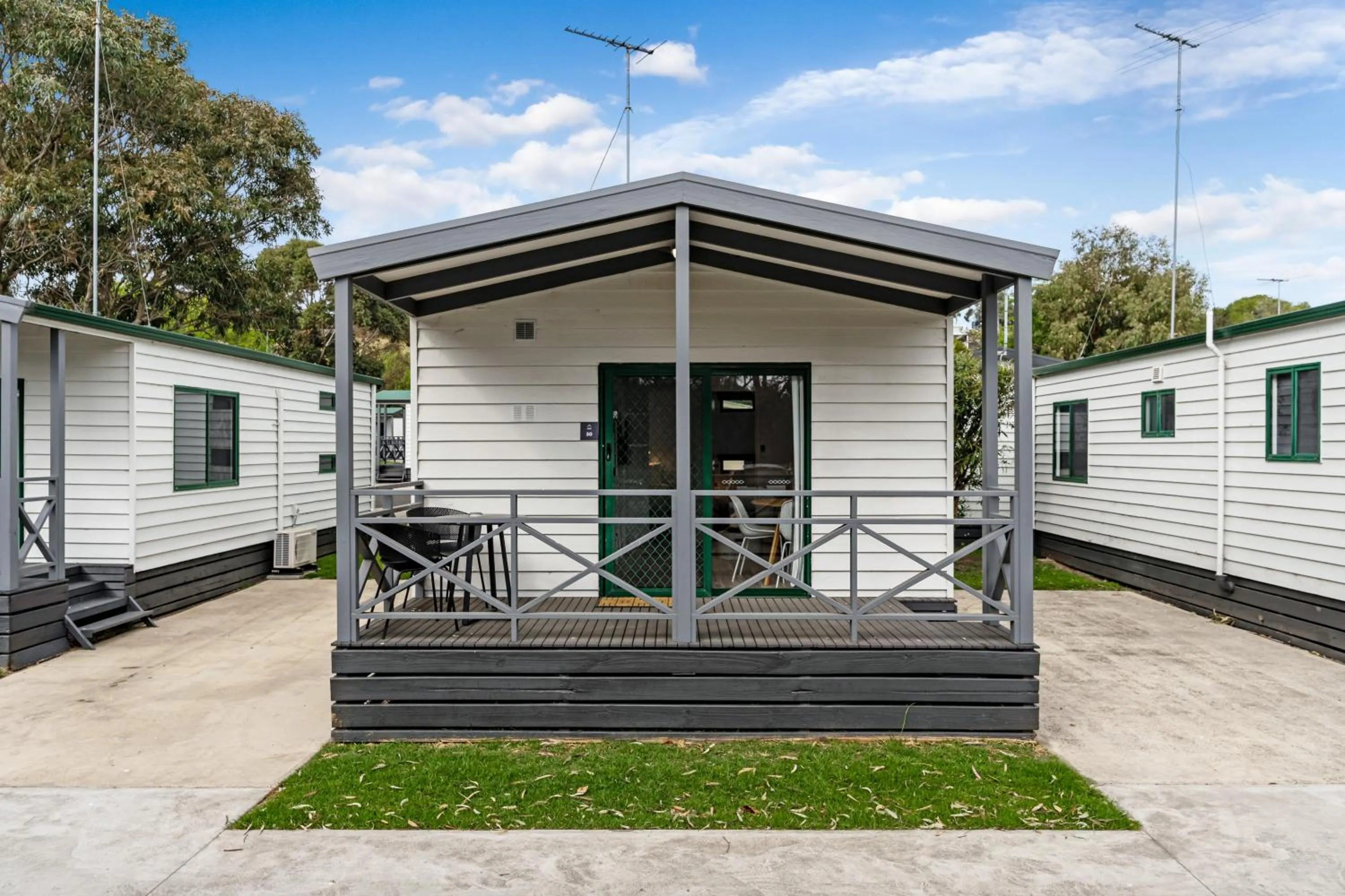 Deluxe Cabin (2BR) in Tasman Holiday Parks - Geelong
