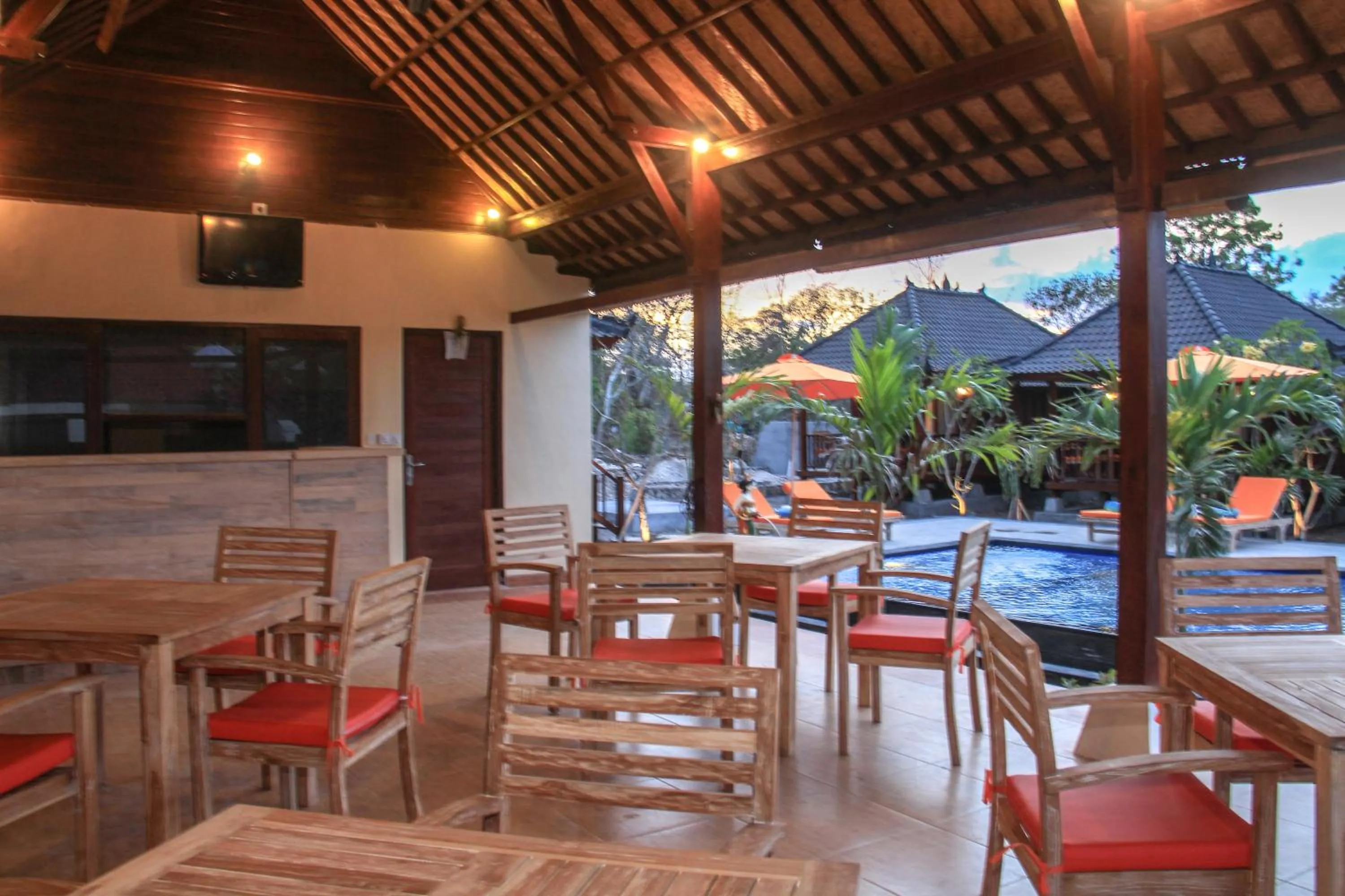 Restaurant/places to eat in Dinatah Lembongan Villas