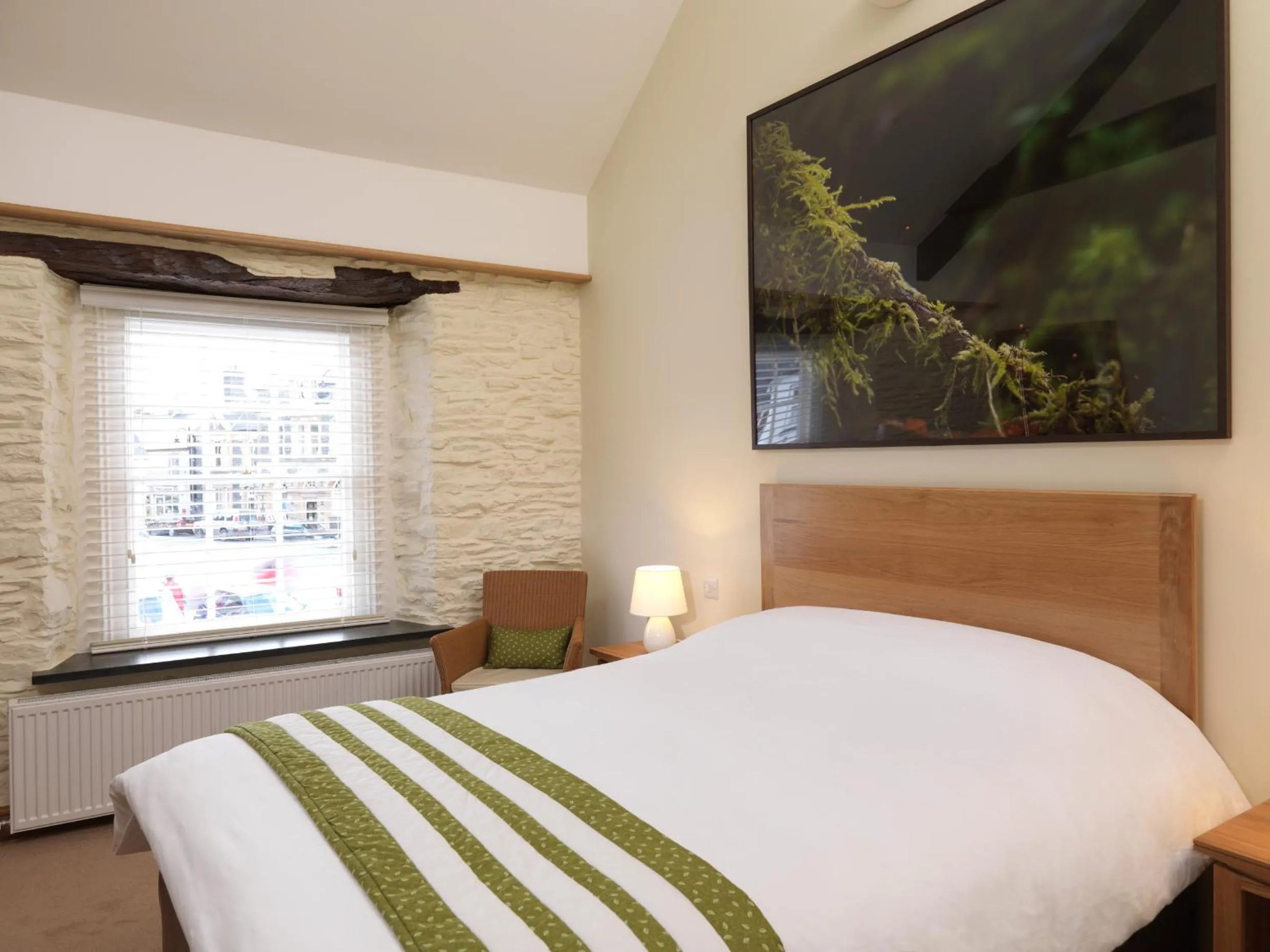 Bedroom, Bed in Y Talbot