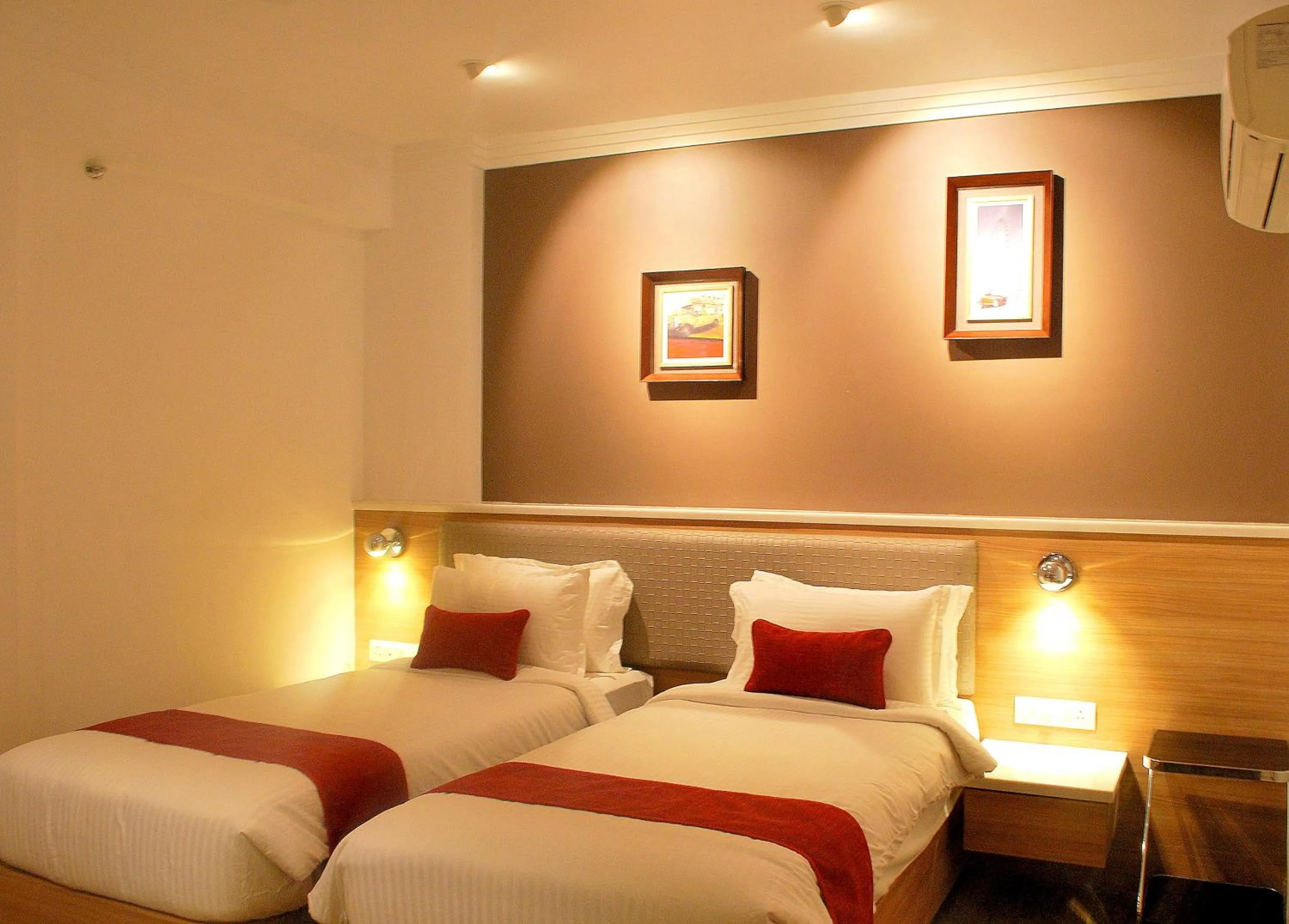 Photo of the whole room, Bed in Urban Hermitage