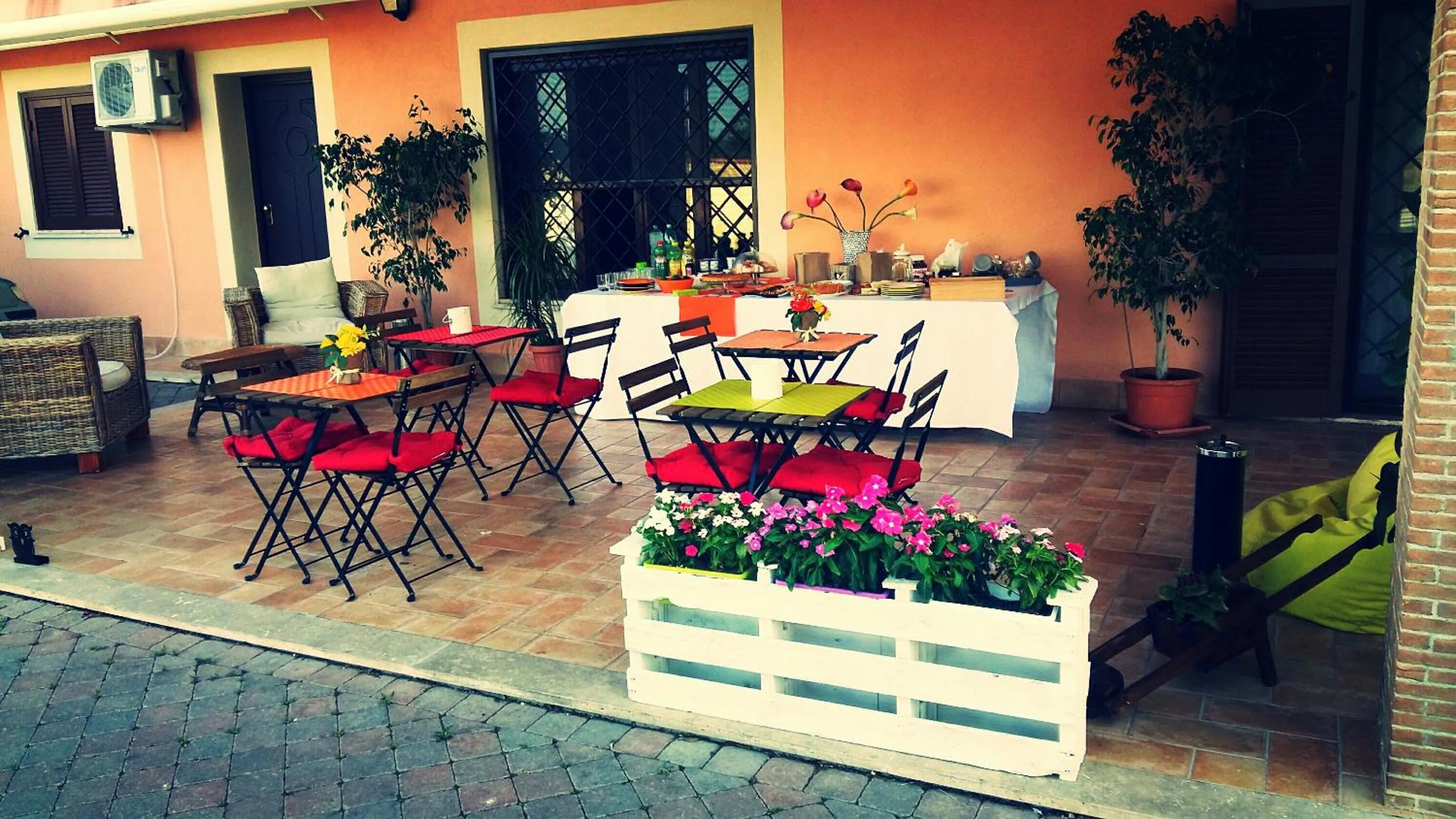 Food in Villa Elegance