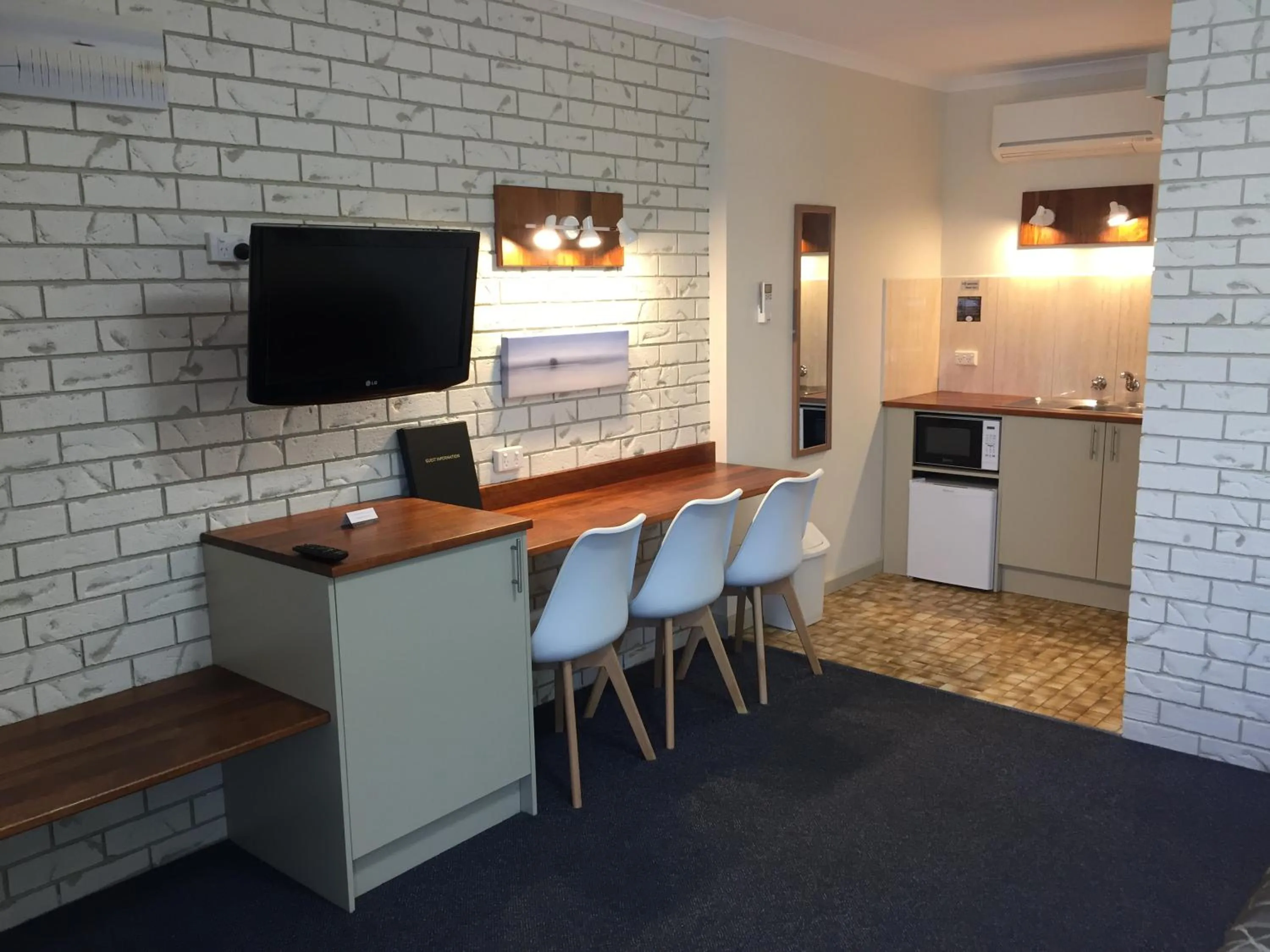 Bedroom in Culcairn Motor Inn