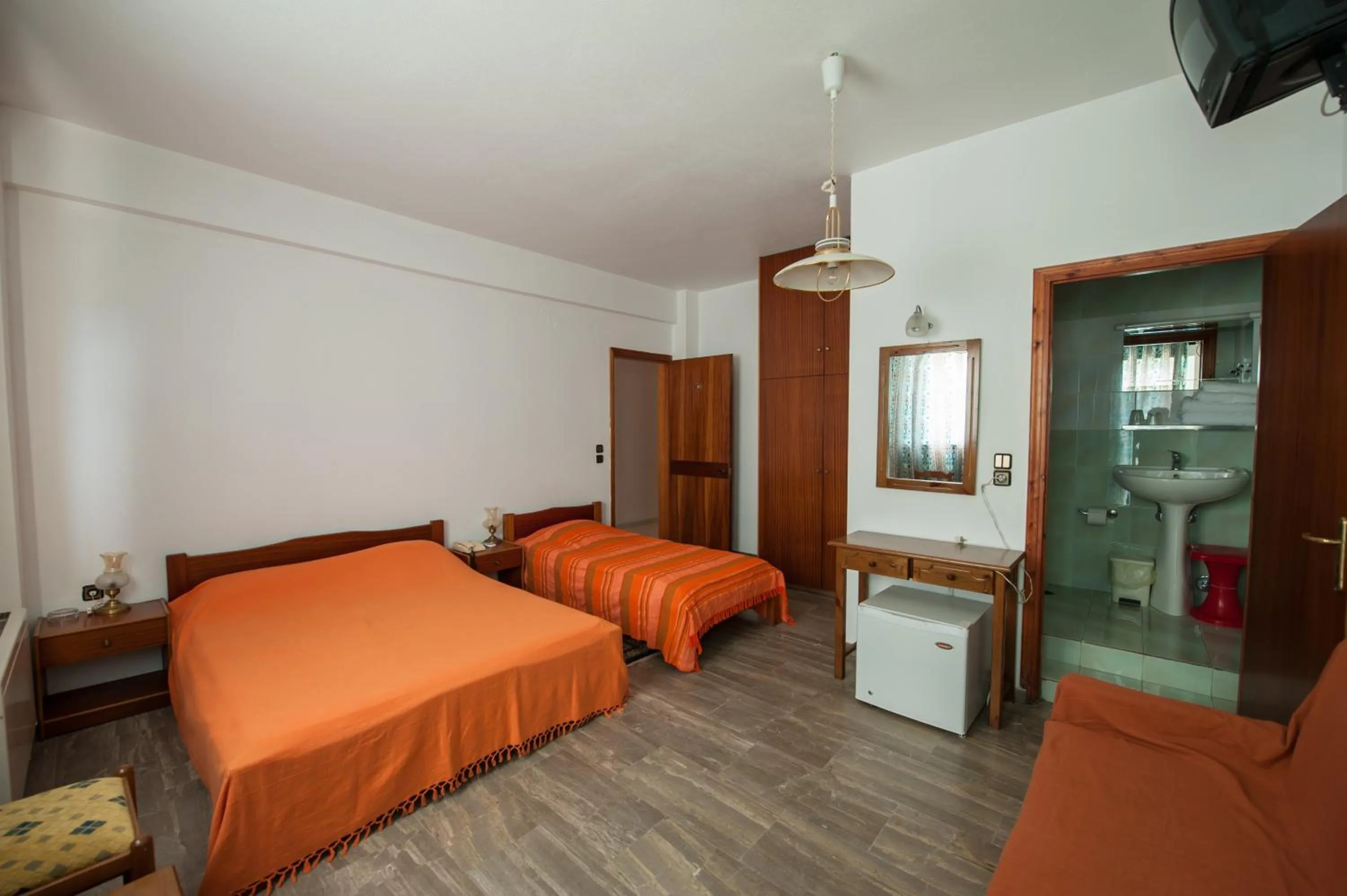 Photo of the whole room, Bed in Athina Hotel