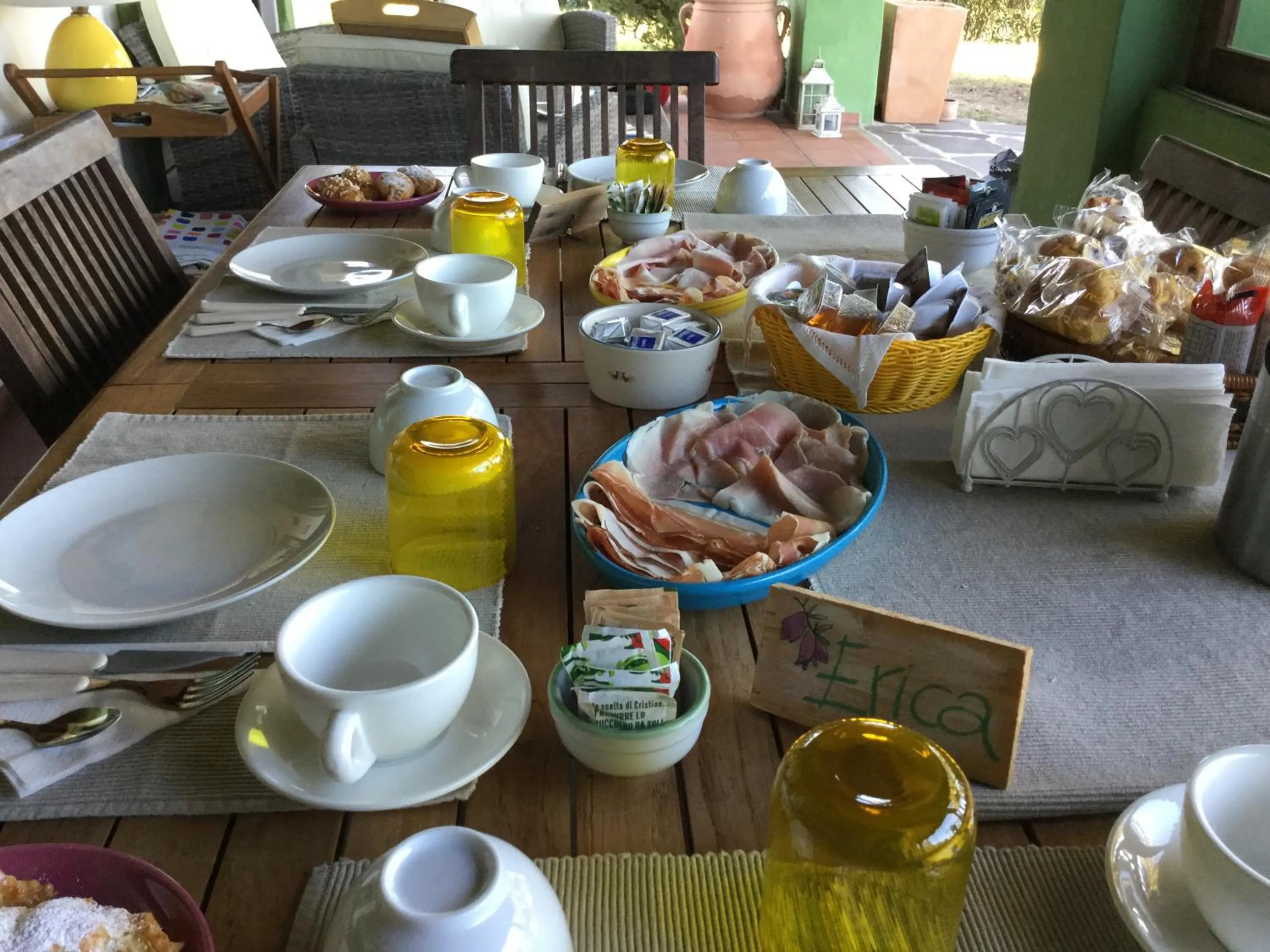 Breakfast in Villa Kuky