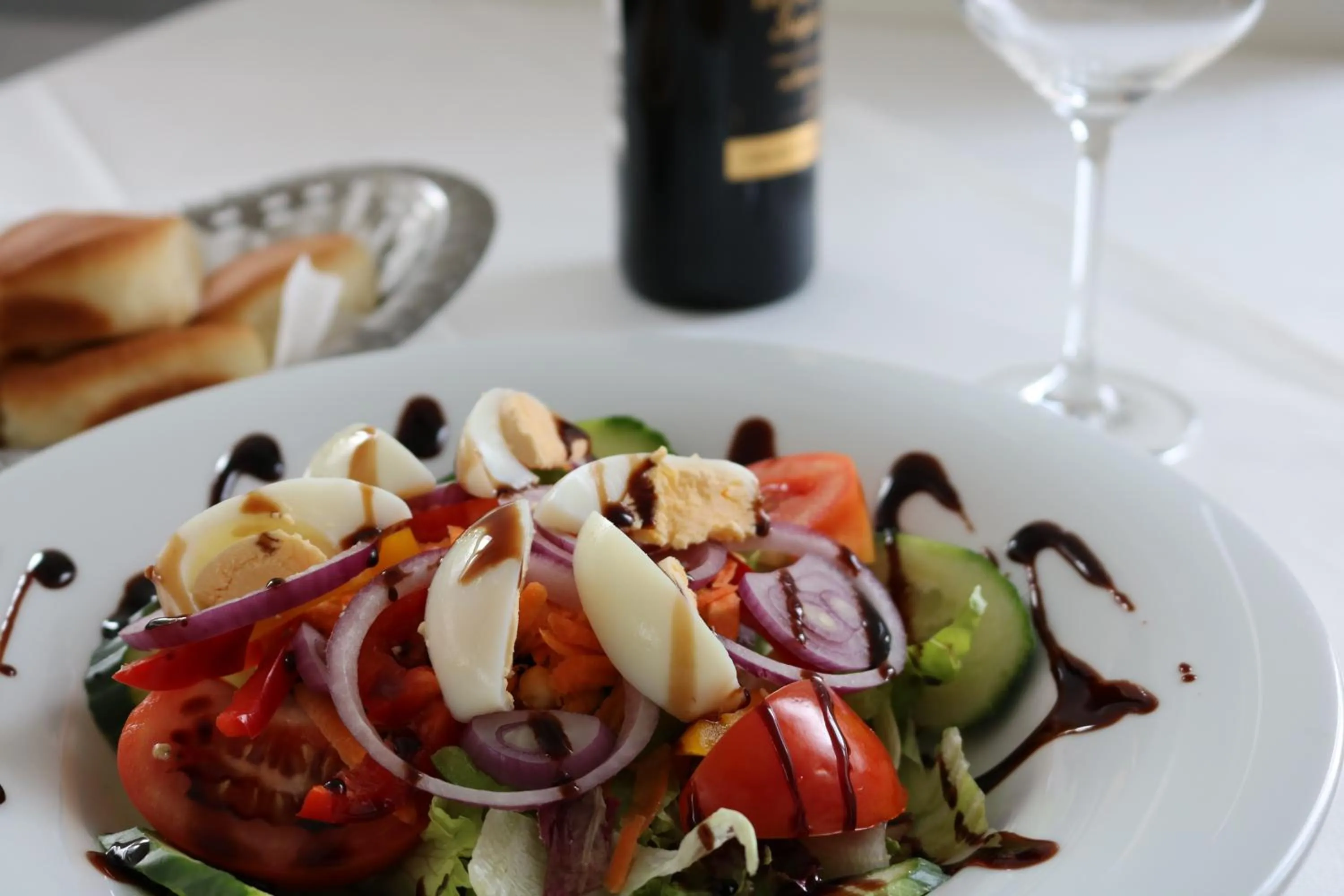 Restaurant/places to eat in Louis Hotels