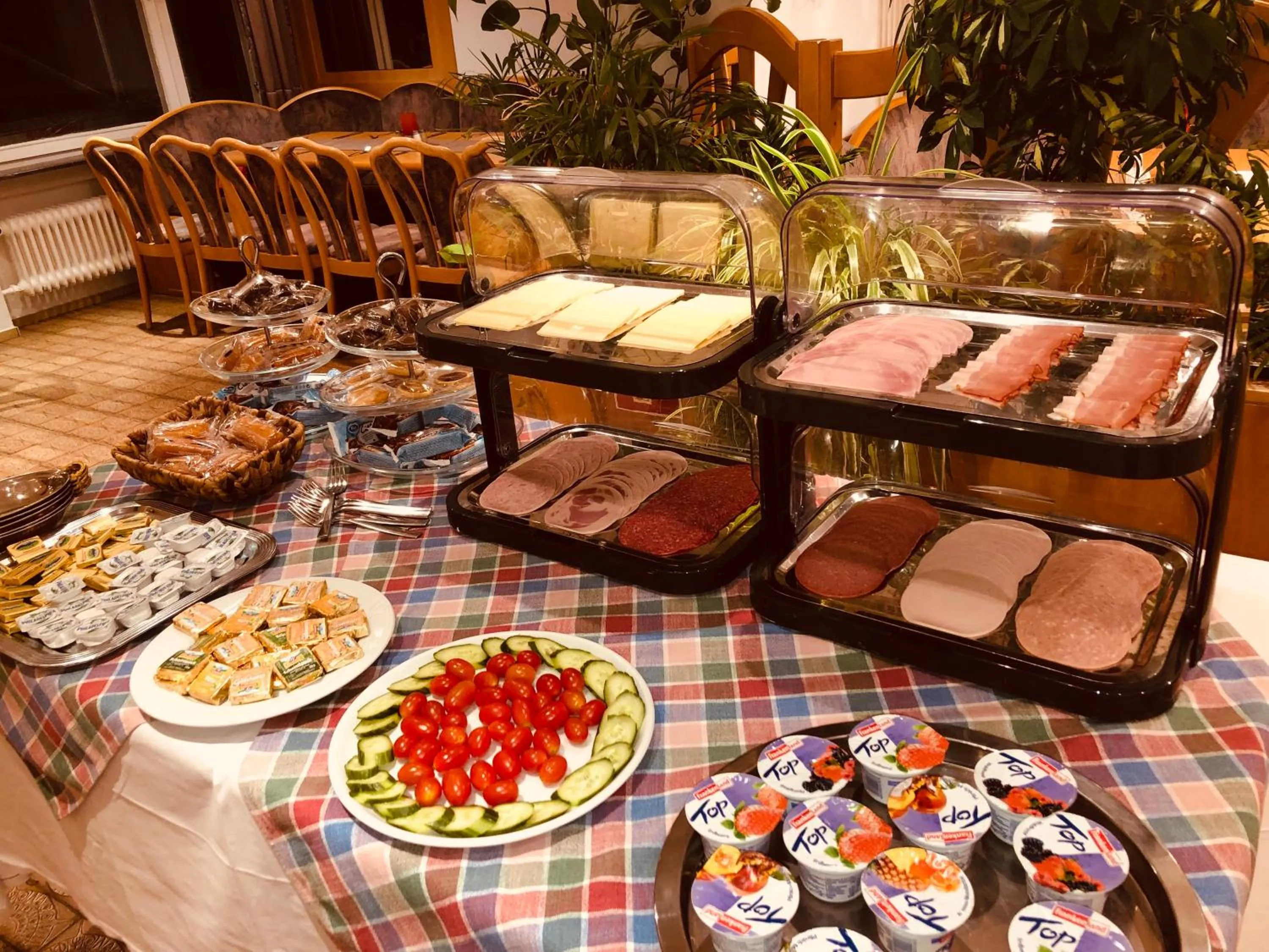 Buffet breakfast in Louis Hotels