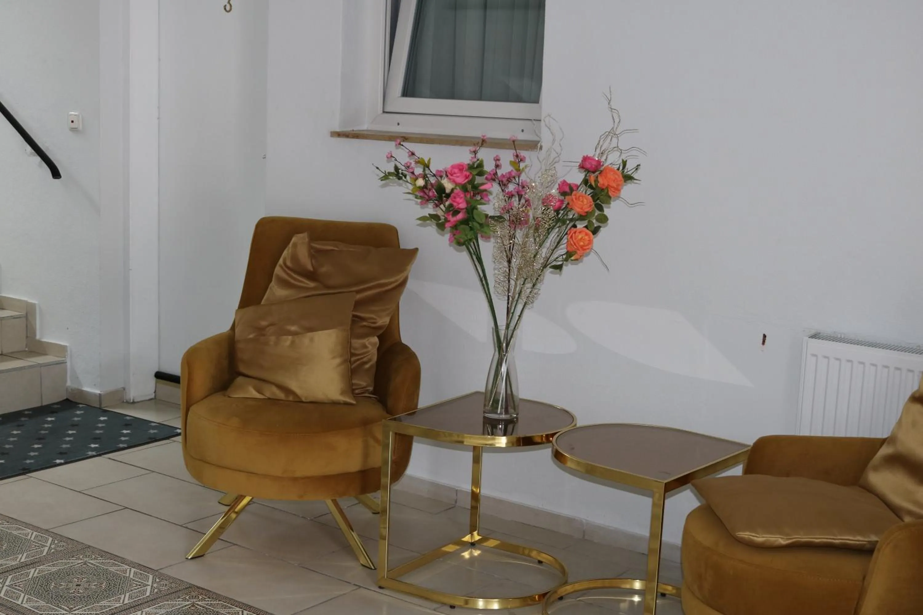 Facade/entrance in Louis Hotels