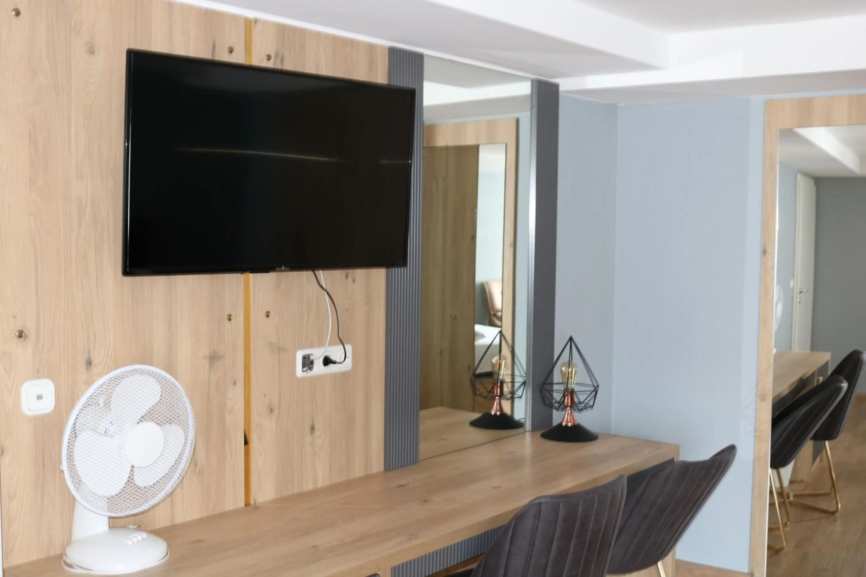 TV and multimedia in Louis Hotels