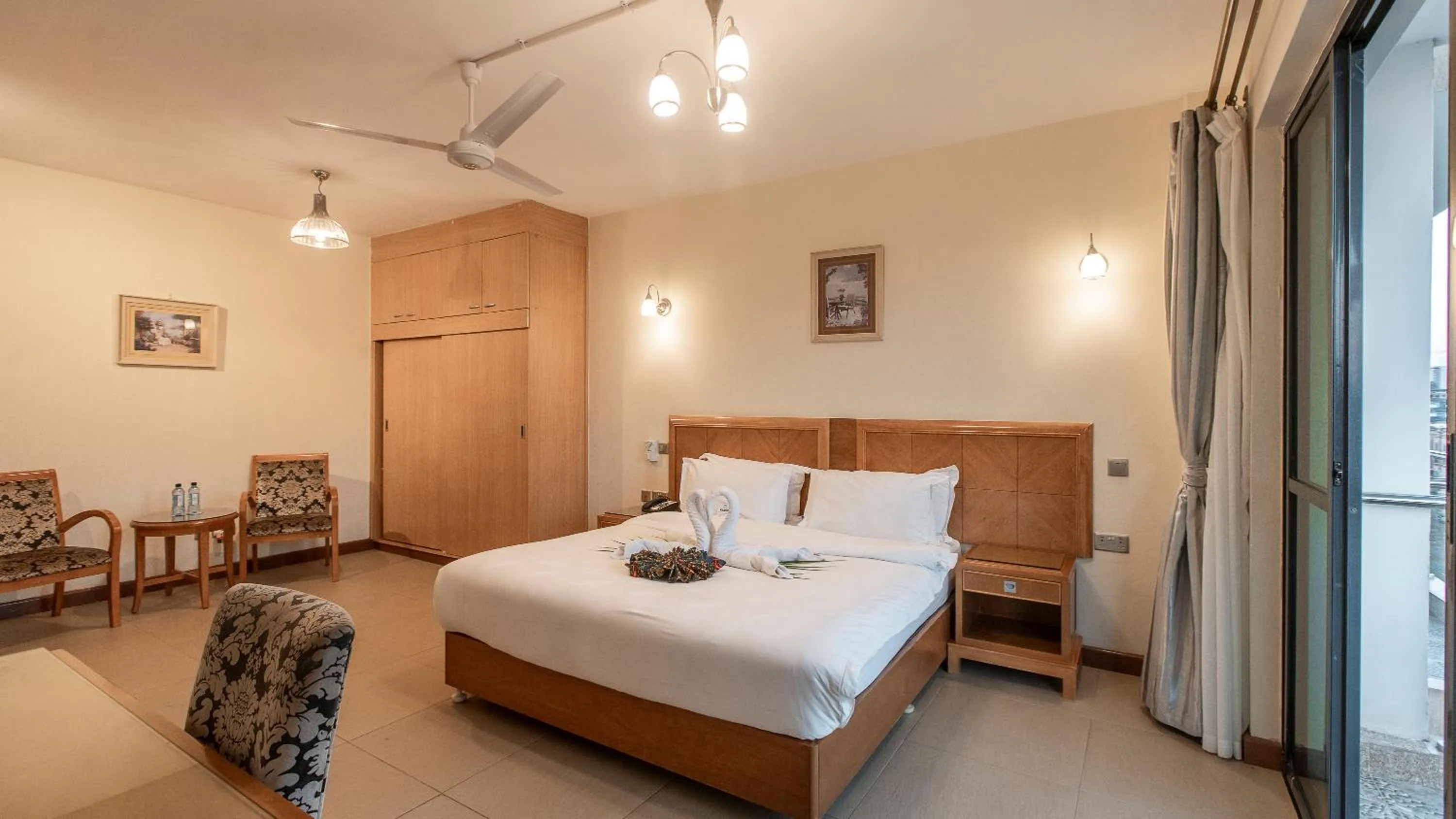 Bed in Lotos Inn & Suites, Nairobi