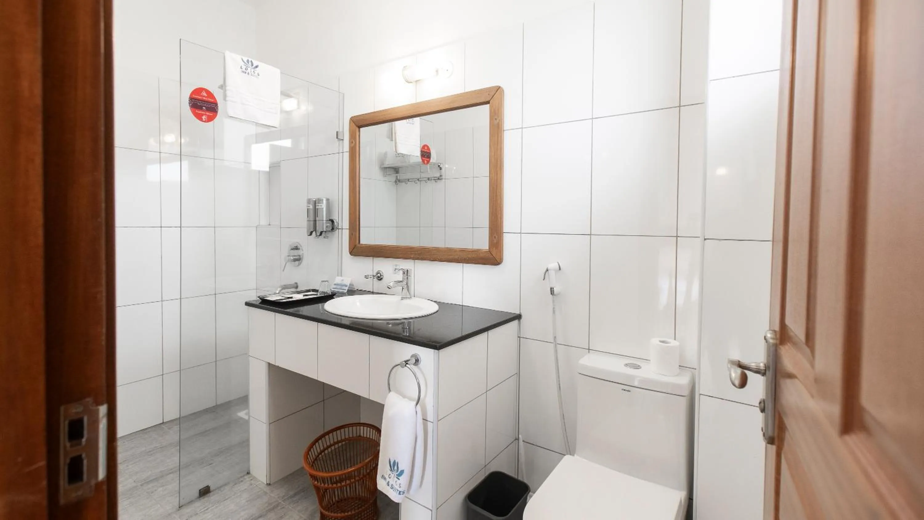 Bathroom in Lotos Inn & Suites, Nairobi