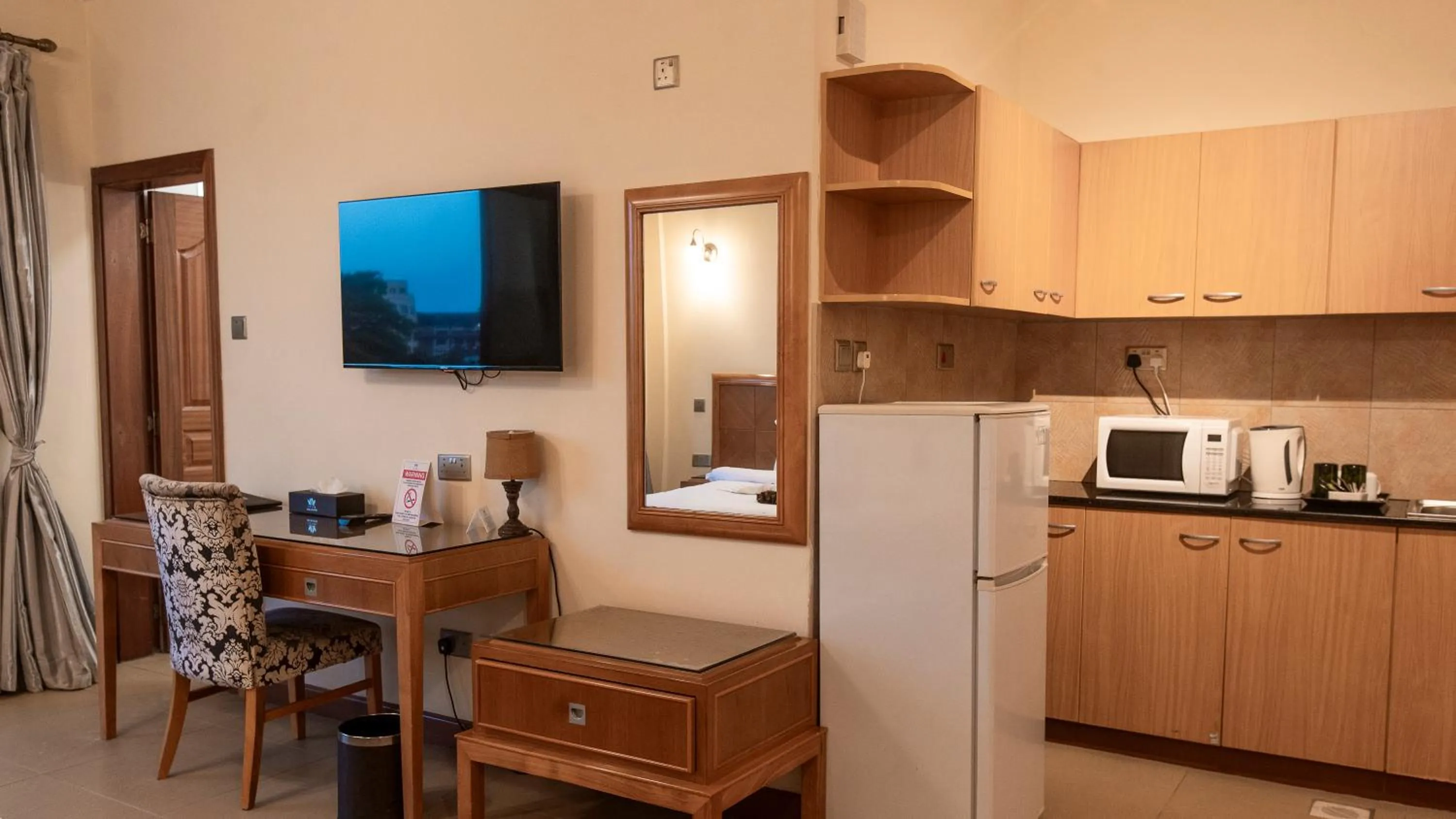 Coffee/tea facilities in Lotos Inn & Suites, Nairobi