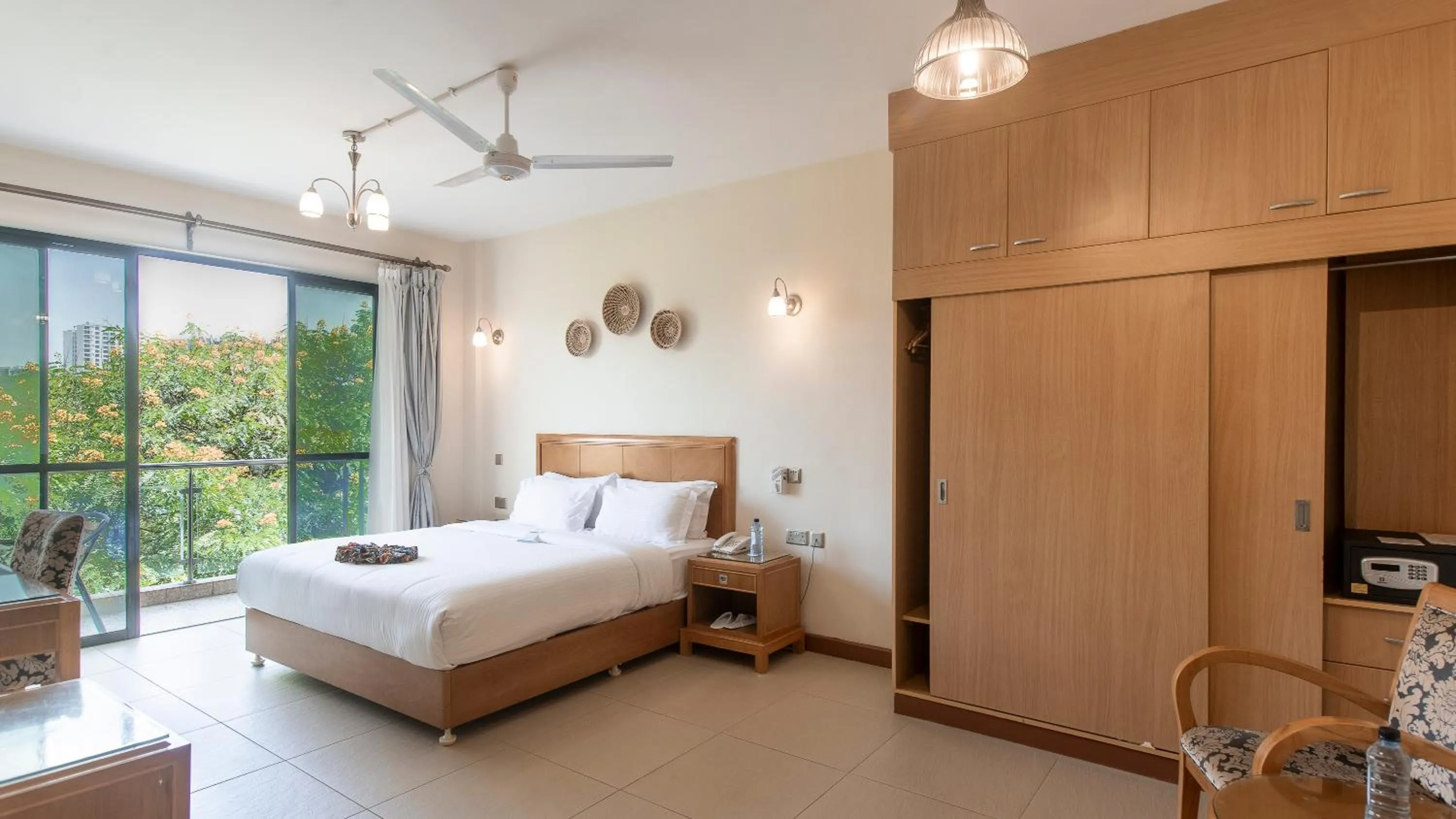 Photo of the whole room, Bed in Lotos Inn & Suites, Nairobi