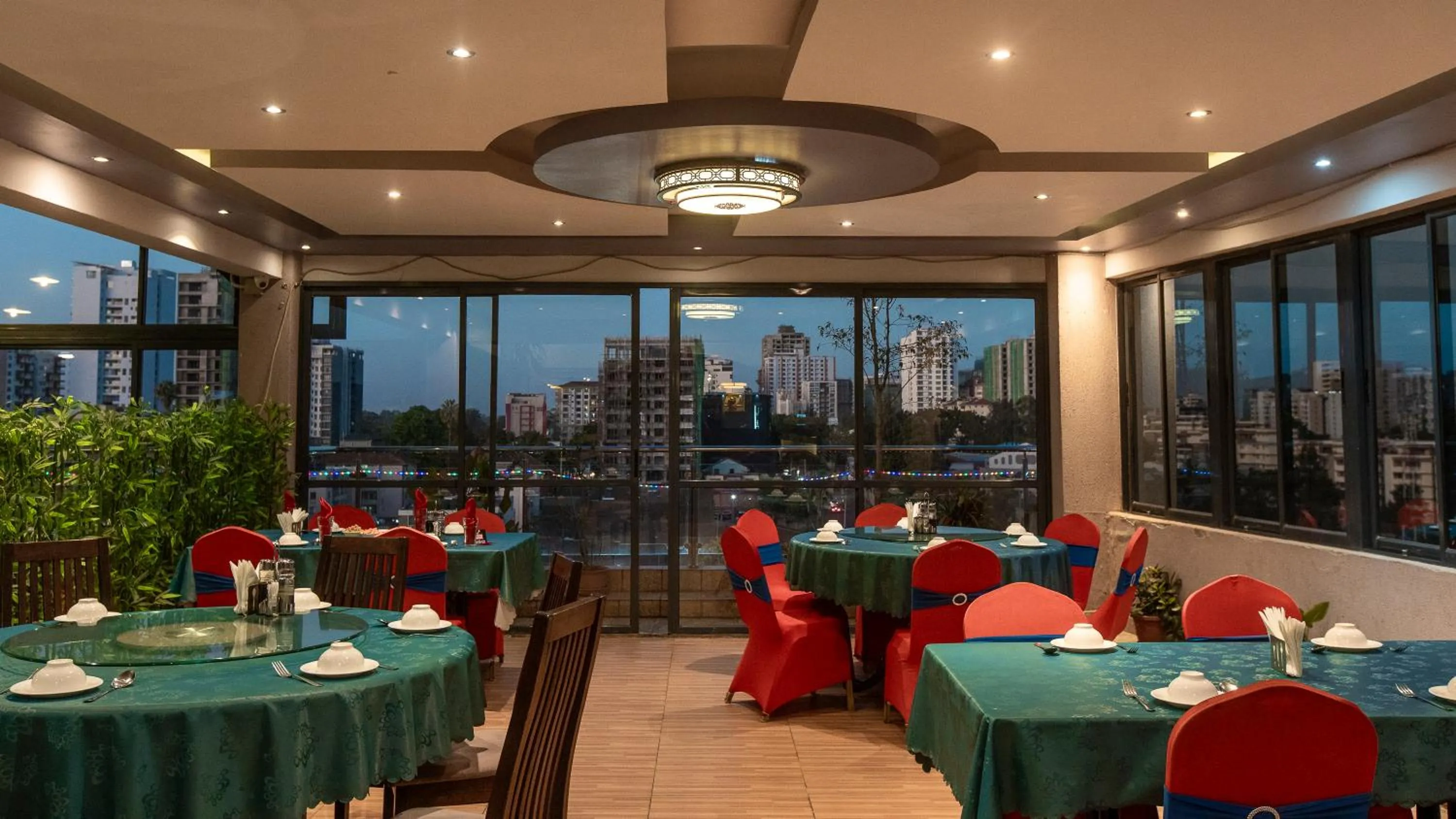 Restaurant/places to eat in Lotos Inn & Suites, Nairobi