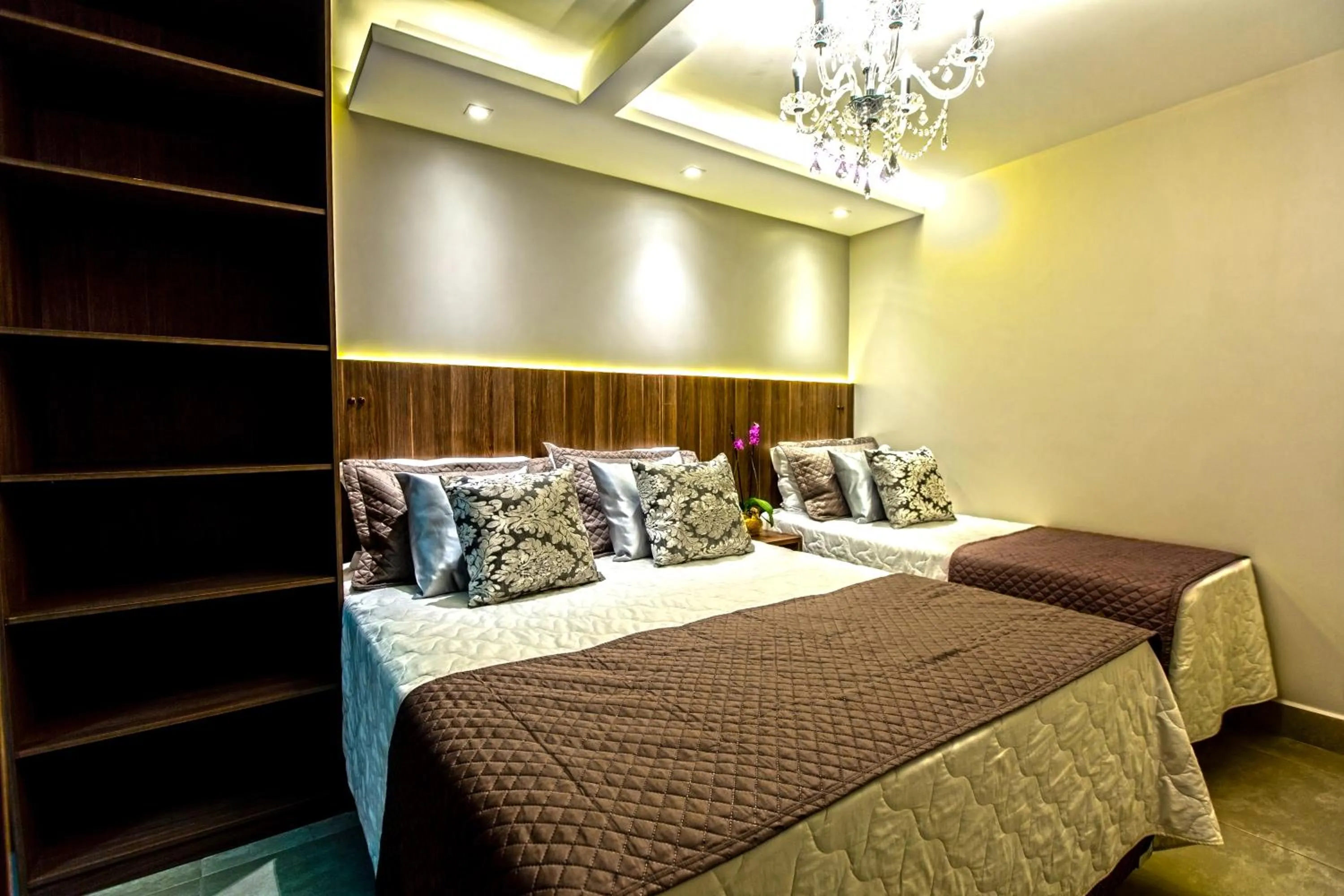 Luxury Triple Room with 1 Double Bed and 1 Single Bed in Concept Hotel Flat