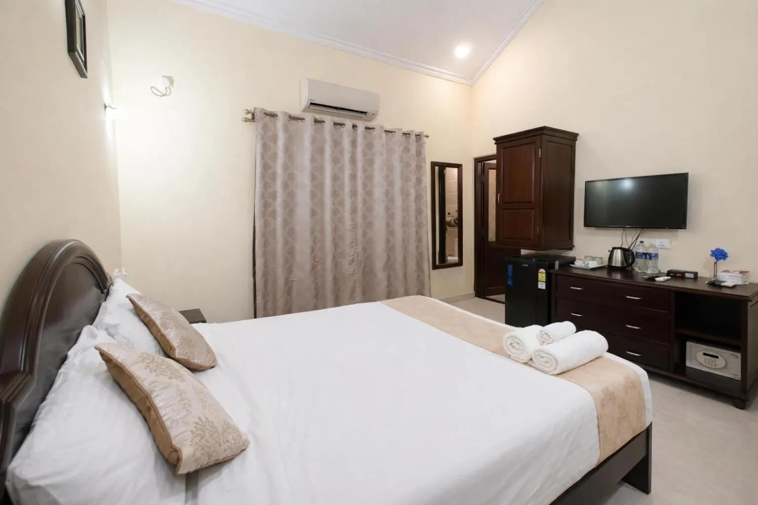 Photo of the whole room, Bed in Jacks Resort