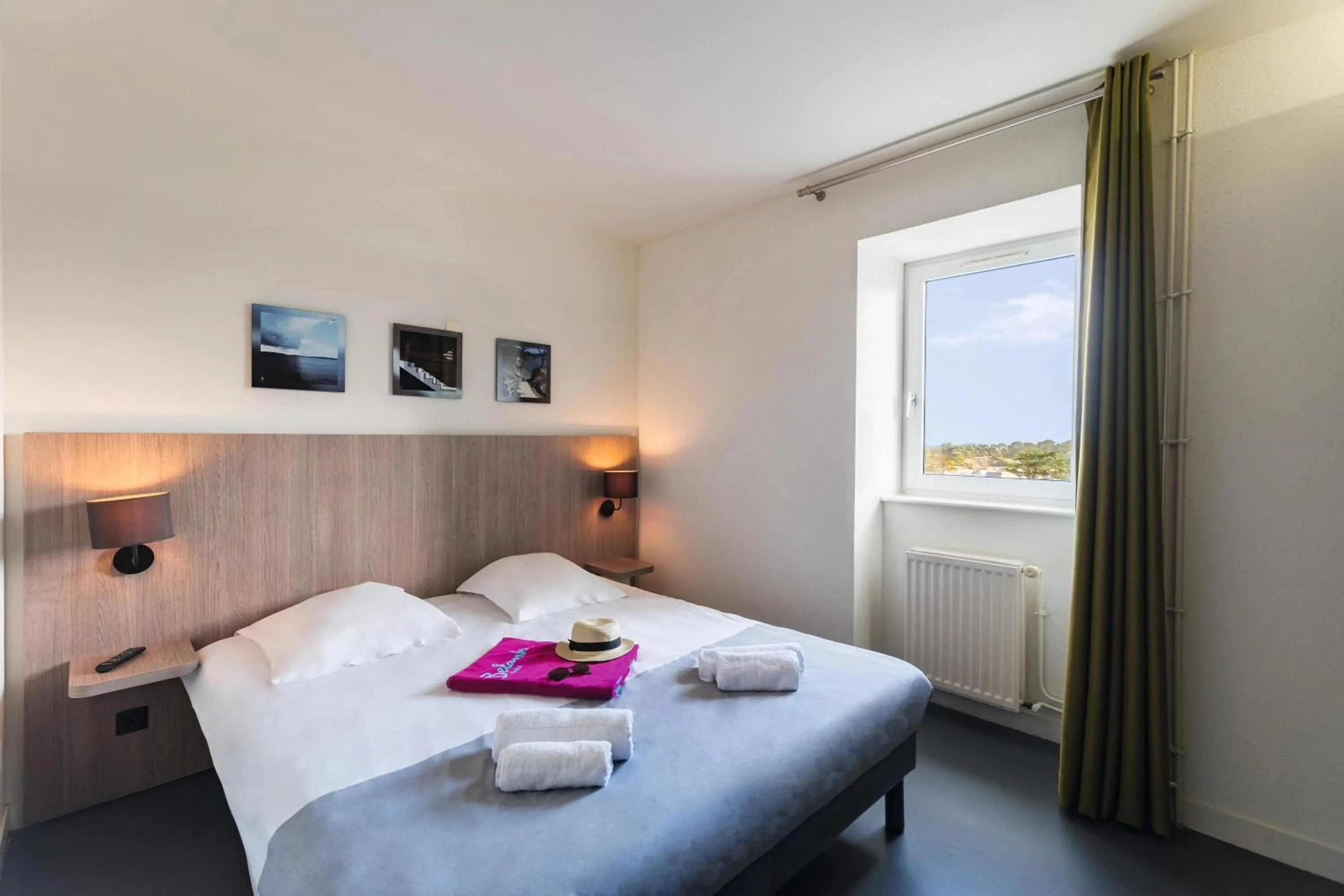 Bedroom, Bed in Belambra Clubs Trégastel - Le Castel Sainte Anne