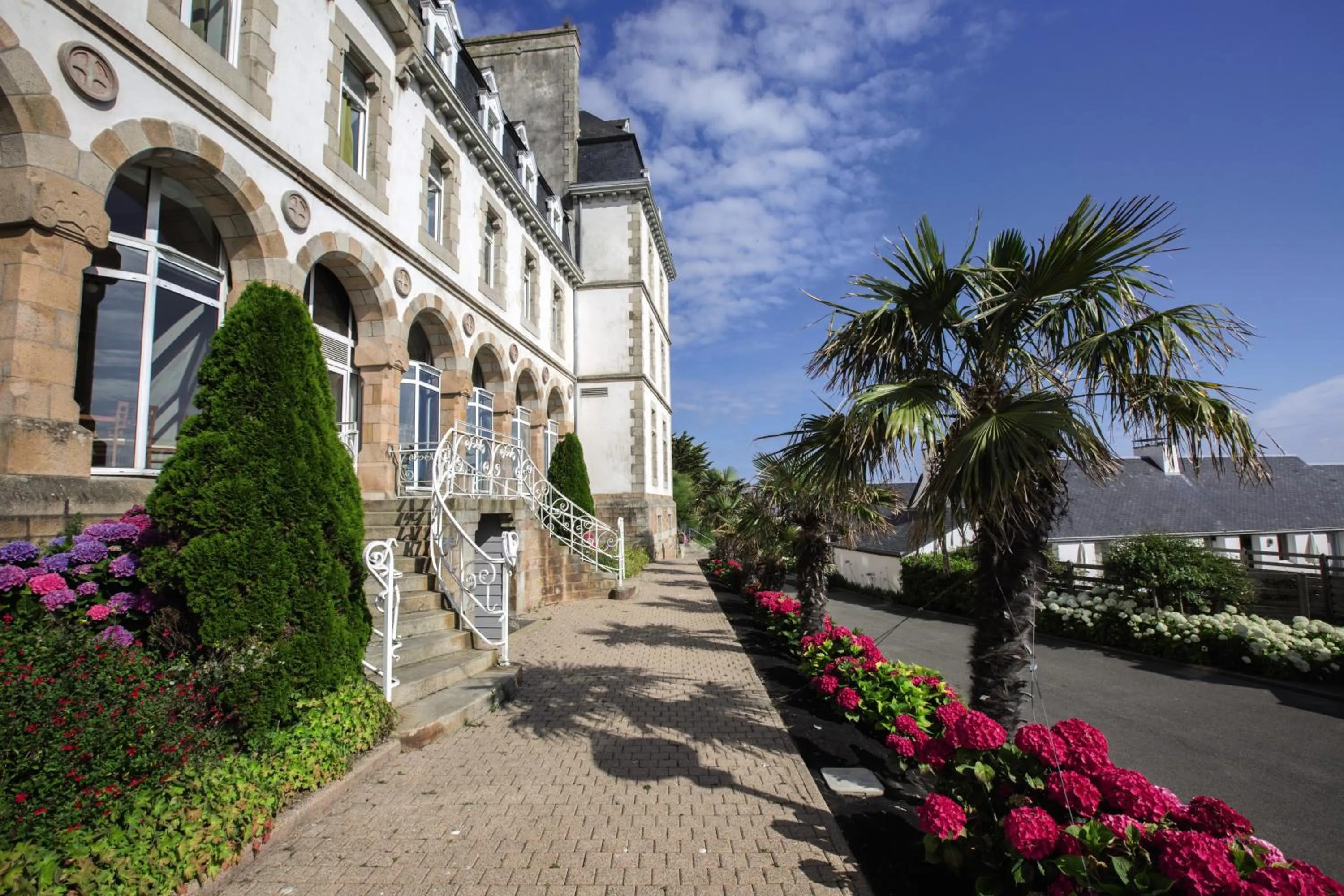 Property building in Belambra Clubs Trégastel - Le Castel Sainte Anne
