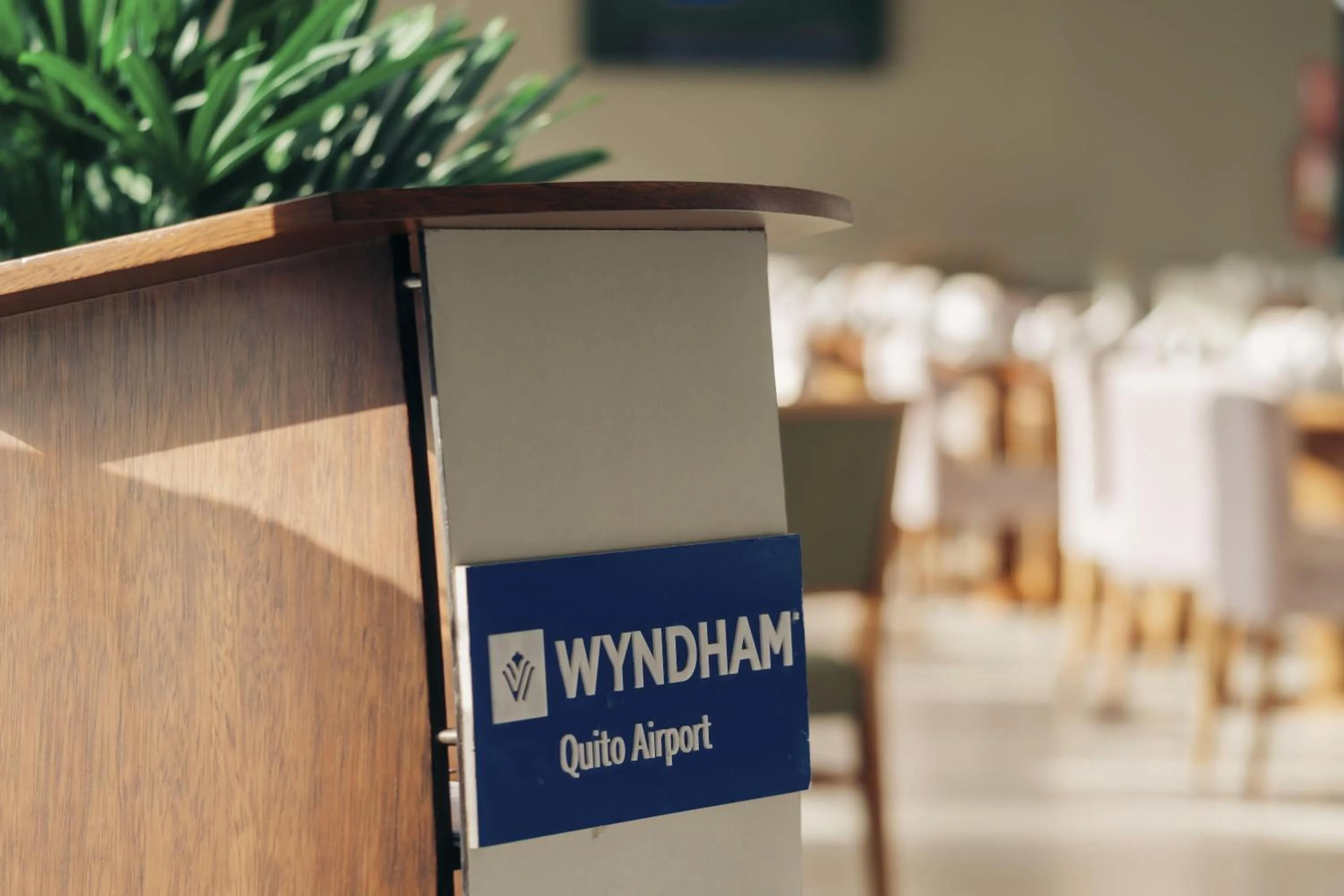 Restaurant/places to eat in Wyndham Quito Airport