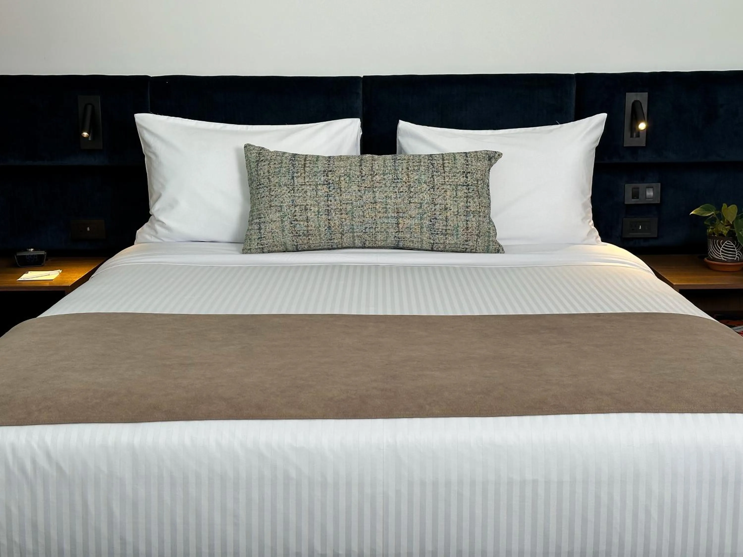 Bed in Wyndham Quito Airport