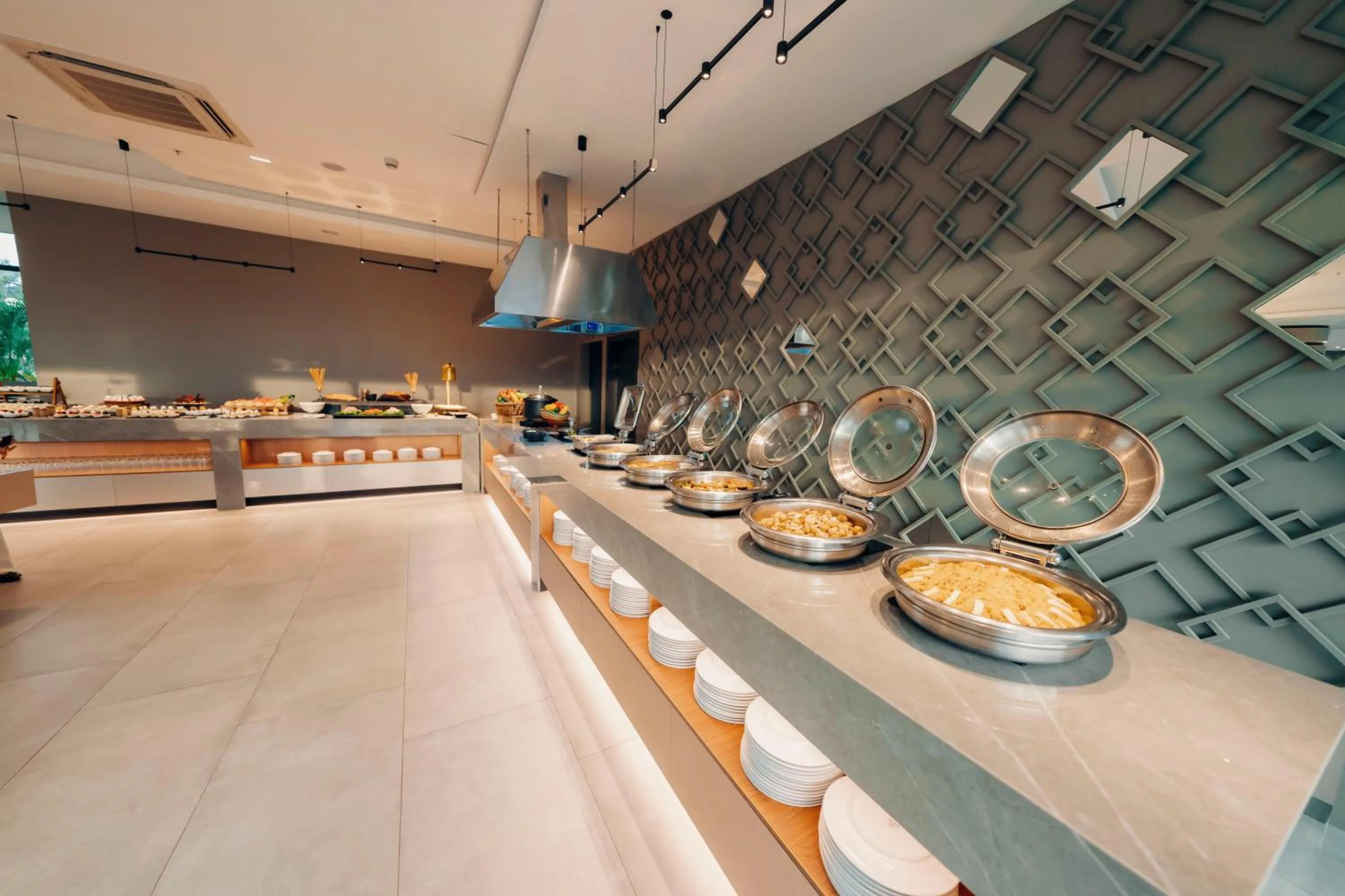 Food and drinks in Wyndham Quito Airport