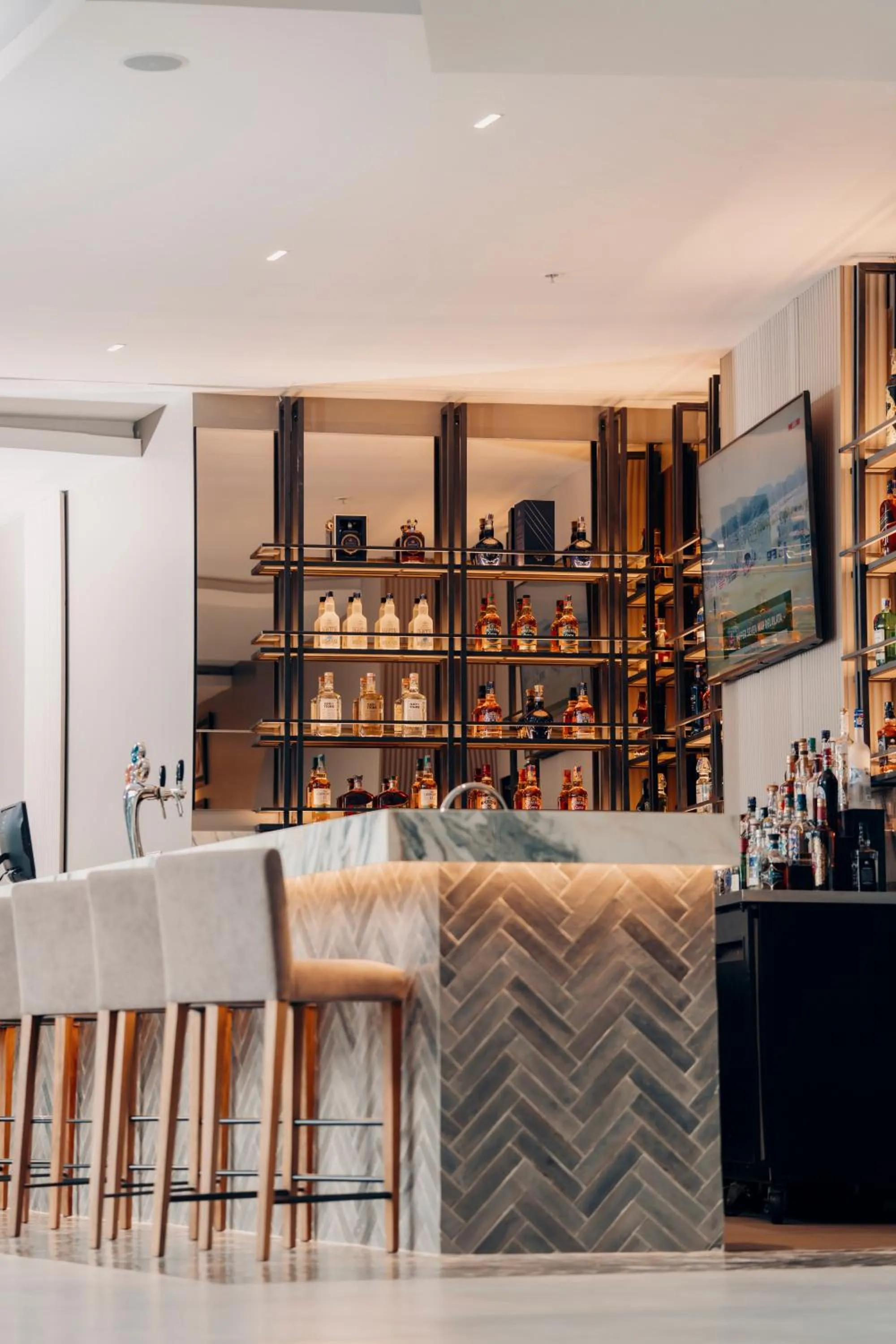 Lounge or bar in Wyndham Quito Airport