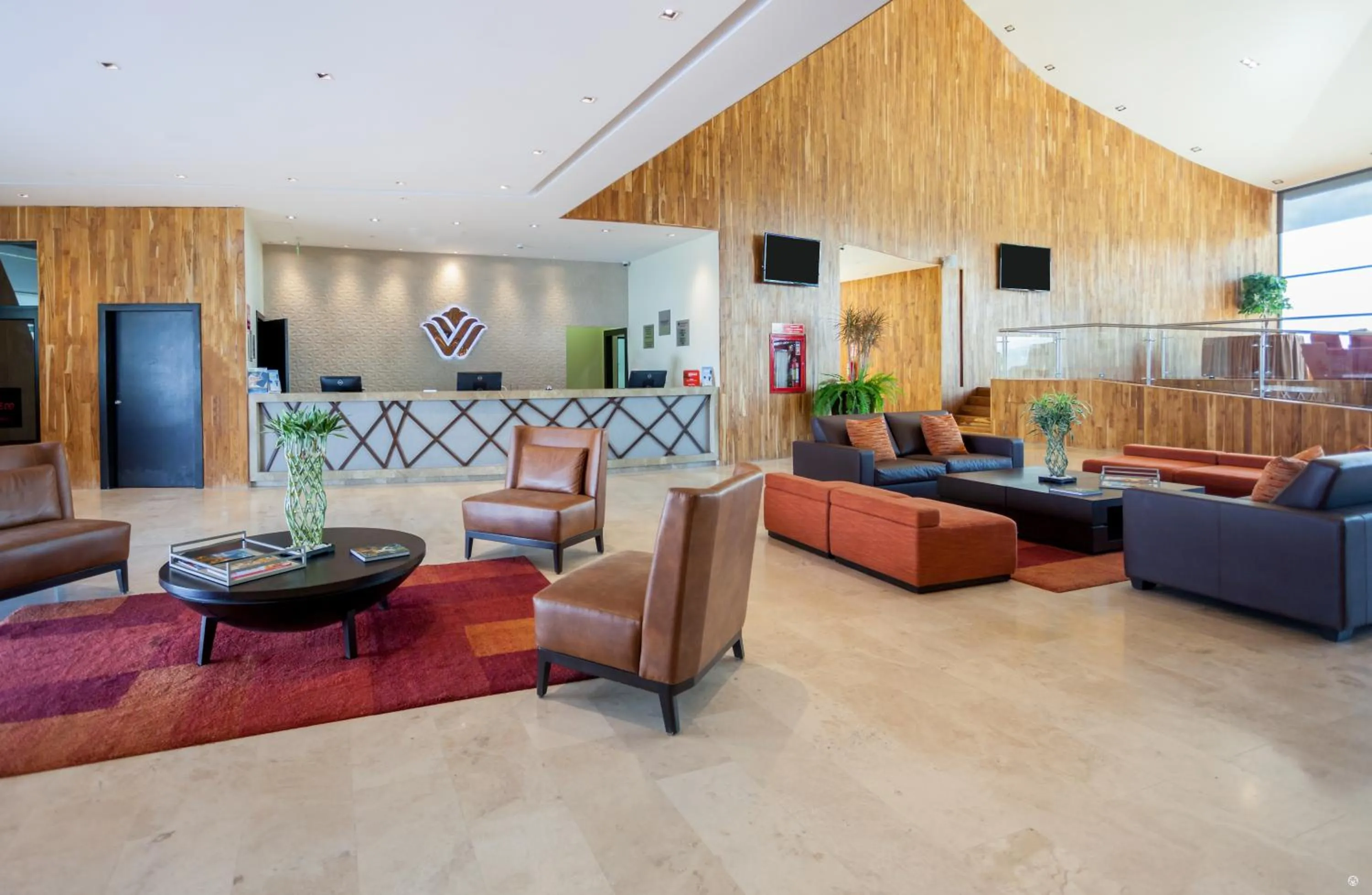 Lobby or reception in Wyndham Quito Airport