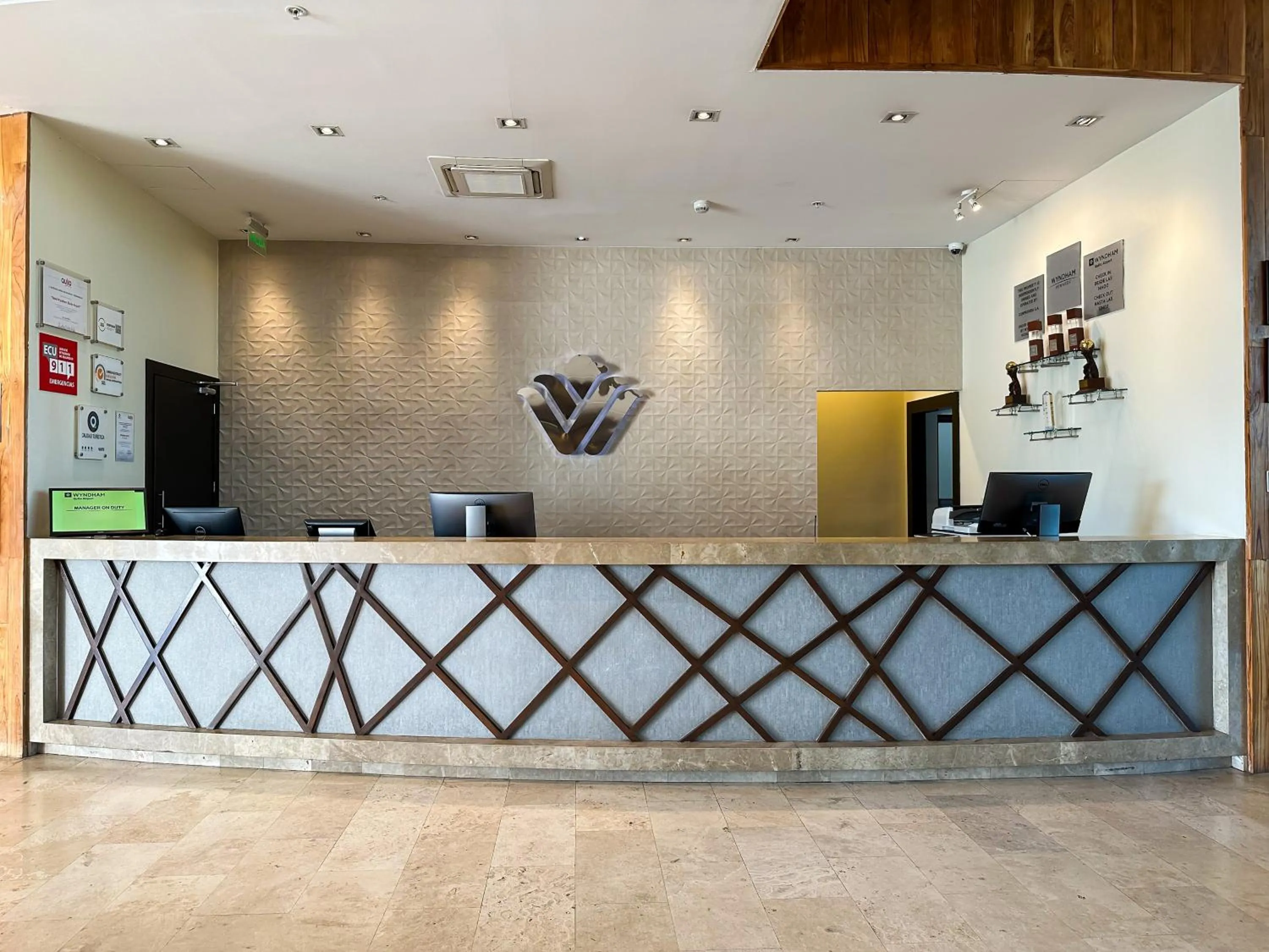 Lobby or reception in Wyndham Quito Airport