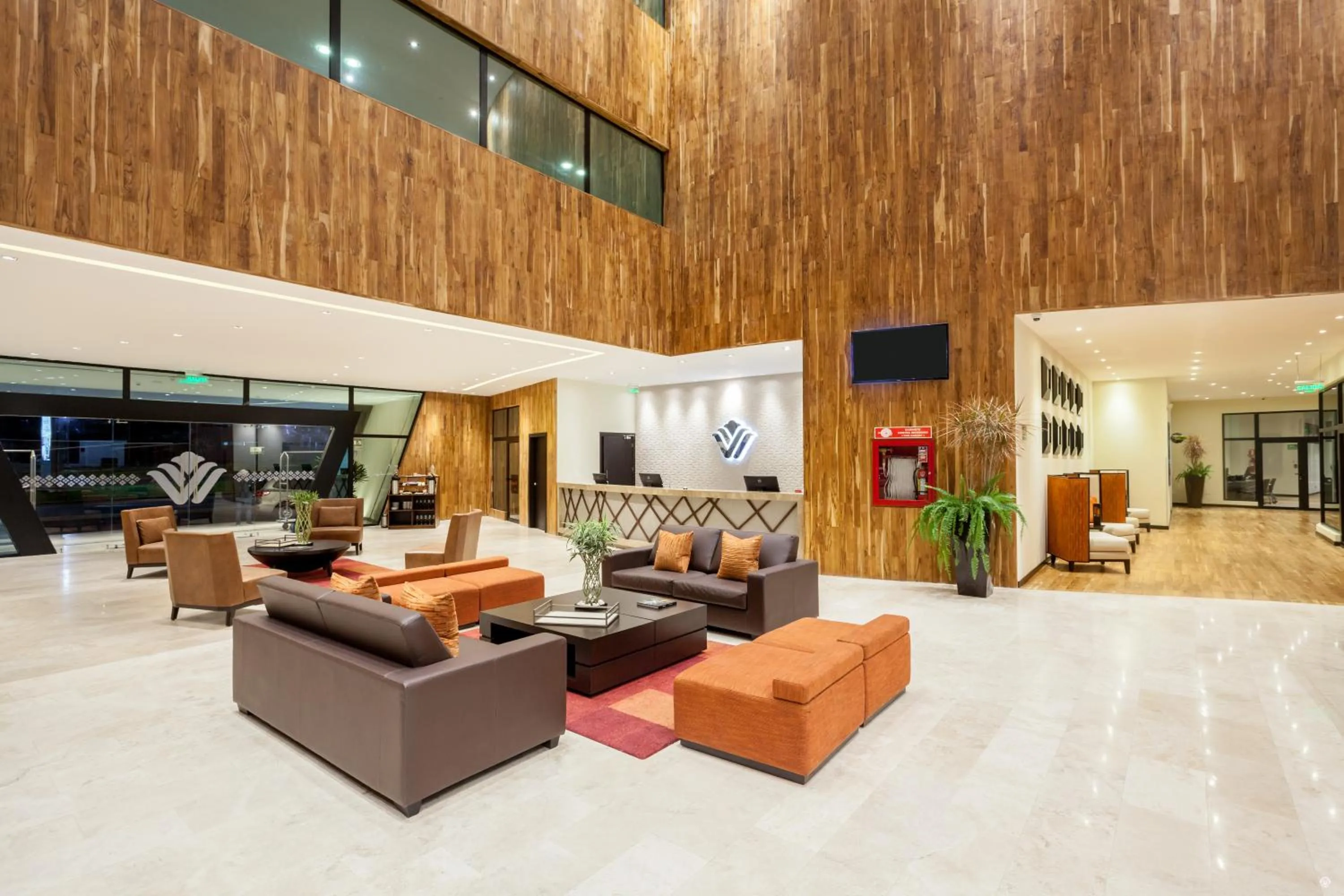 Lobby or reception in Wyndham Quito Airport