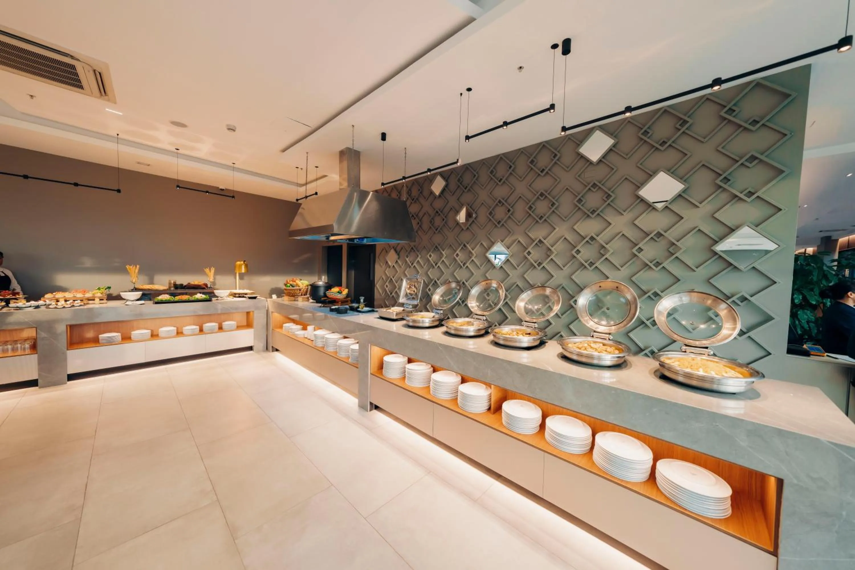 Buffet breakfast in Wyndham Quito Airport