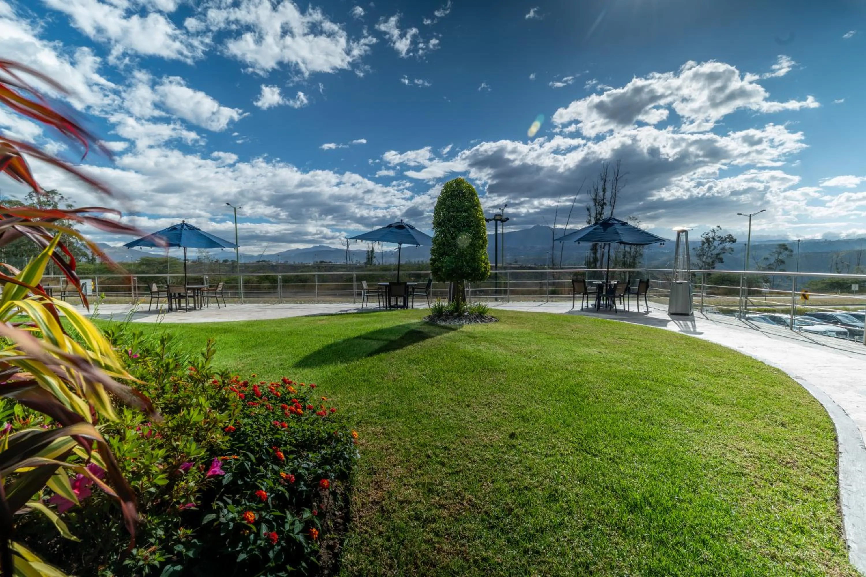 Garden in Wyndham Quito Airport