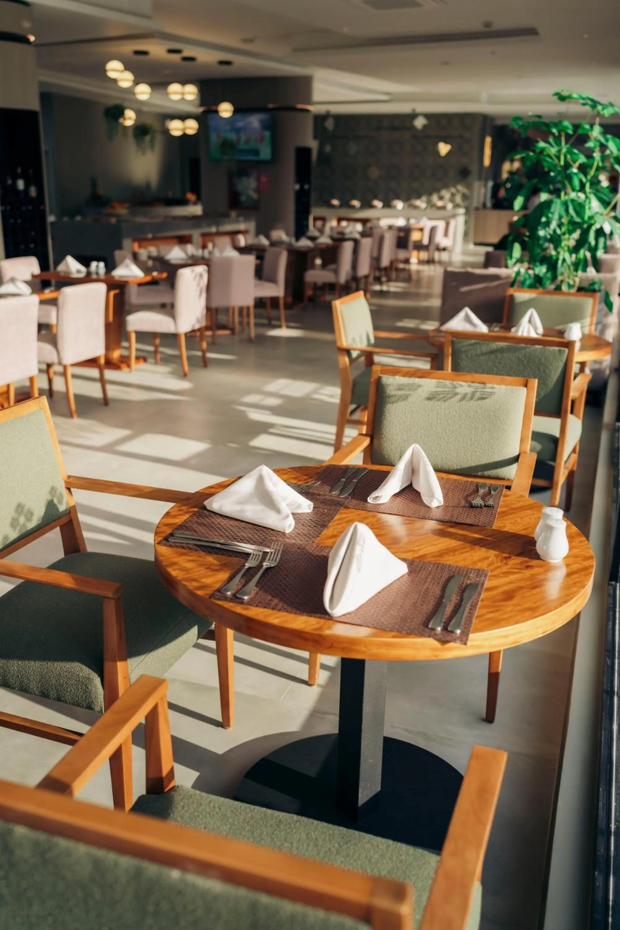 Restaurant/places to eat in Wyndham Quito Airport