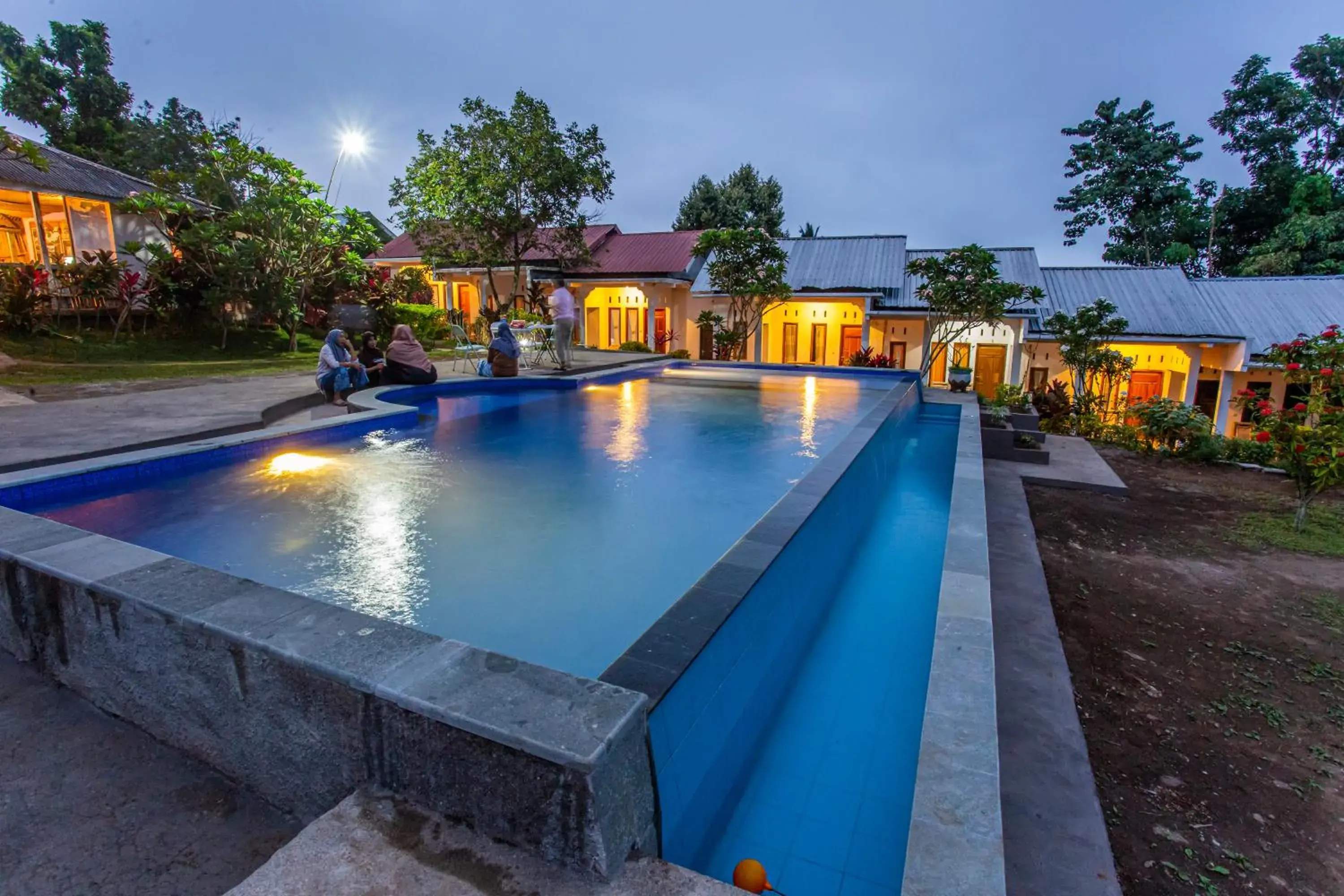 Deluxe Twin Room in Pondok Guru Bakti Cottage Deluxe Twin Room in Pondok Guru Bakti Cottage