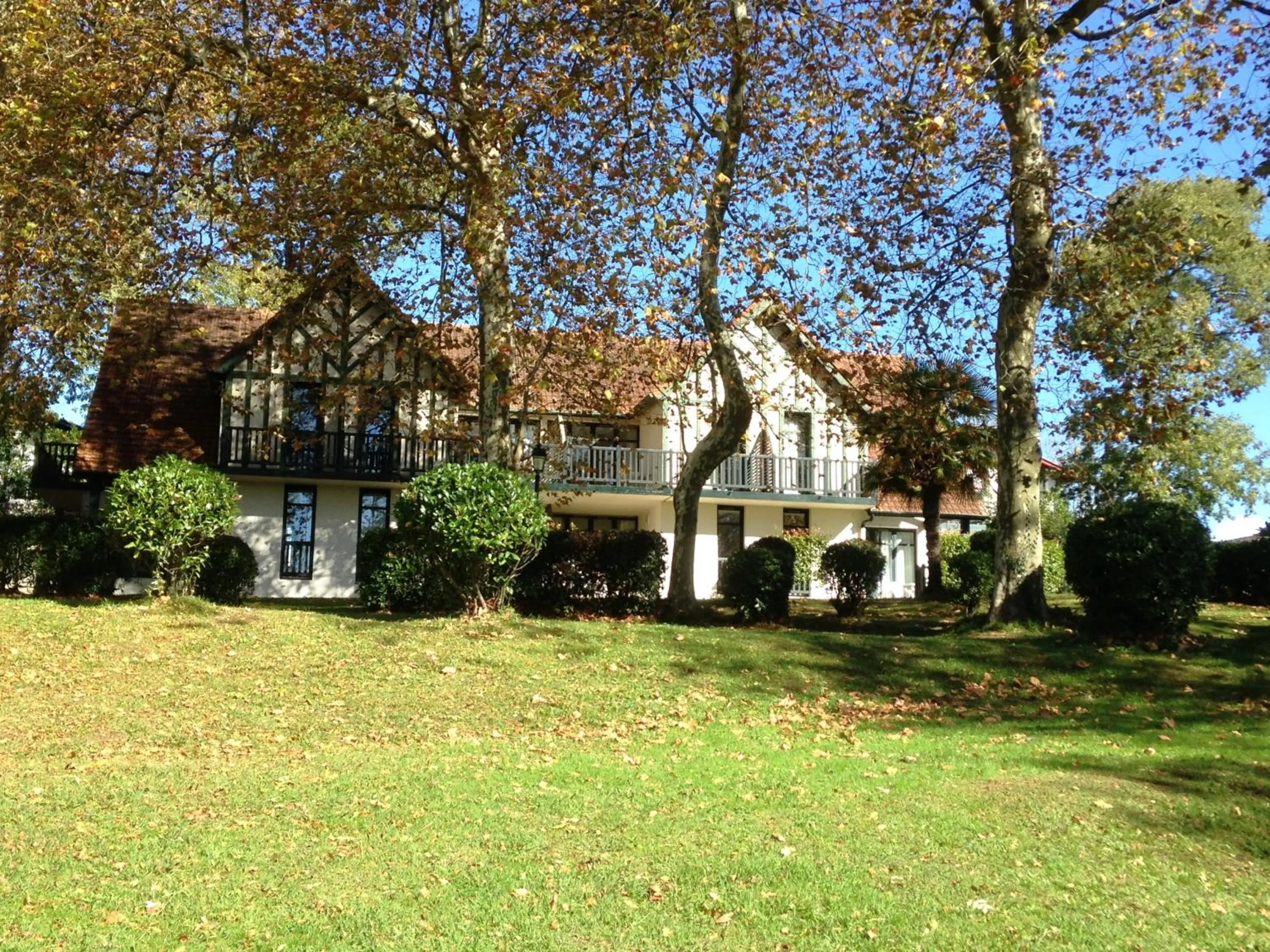 Facade/entrance in VTF Le Domaine de Françon