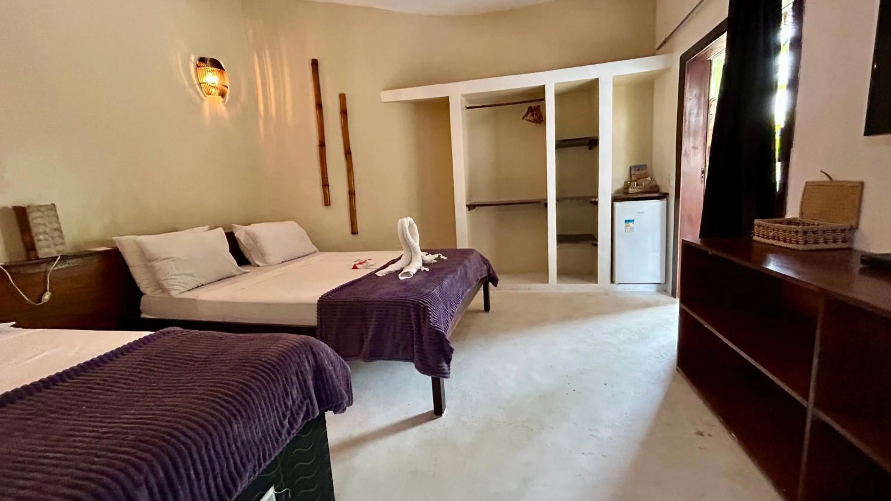 Property building, Bed in Pousada MYM DUNAS 3x