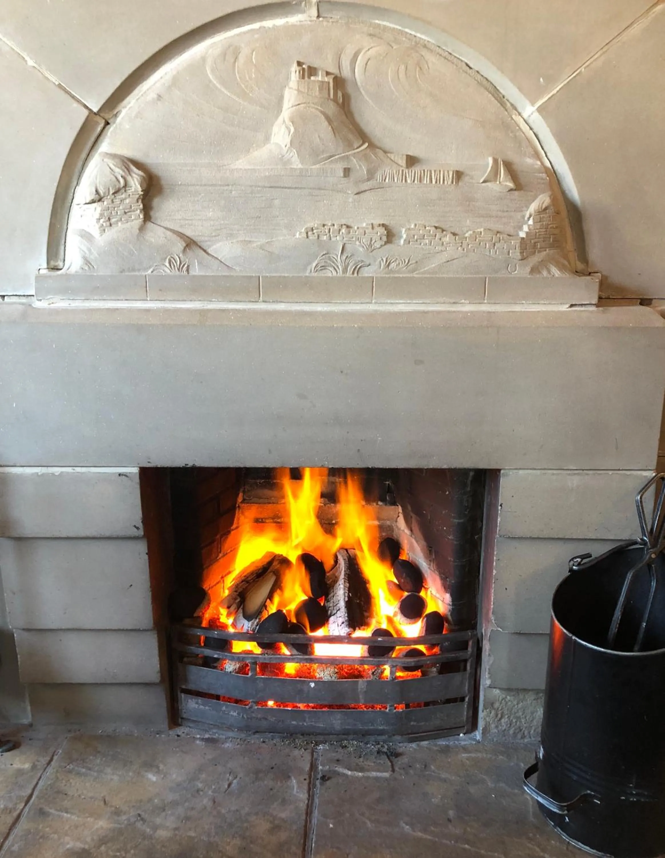 Restaurant/places to eat in The Castle Hotel