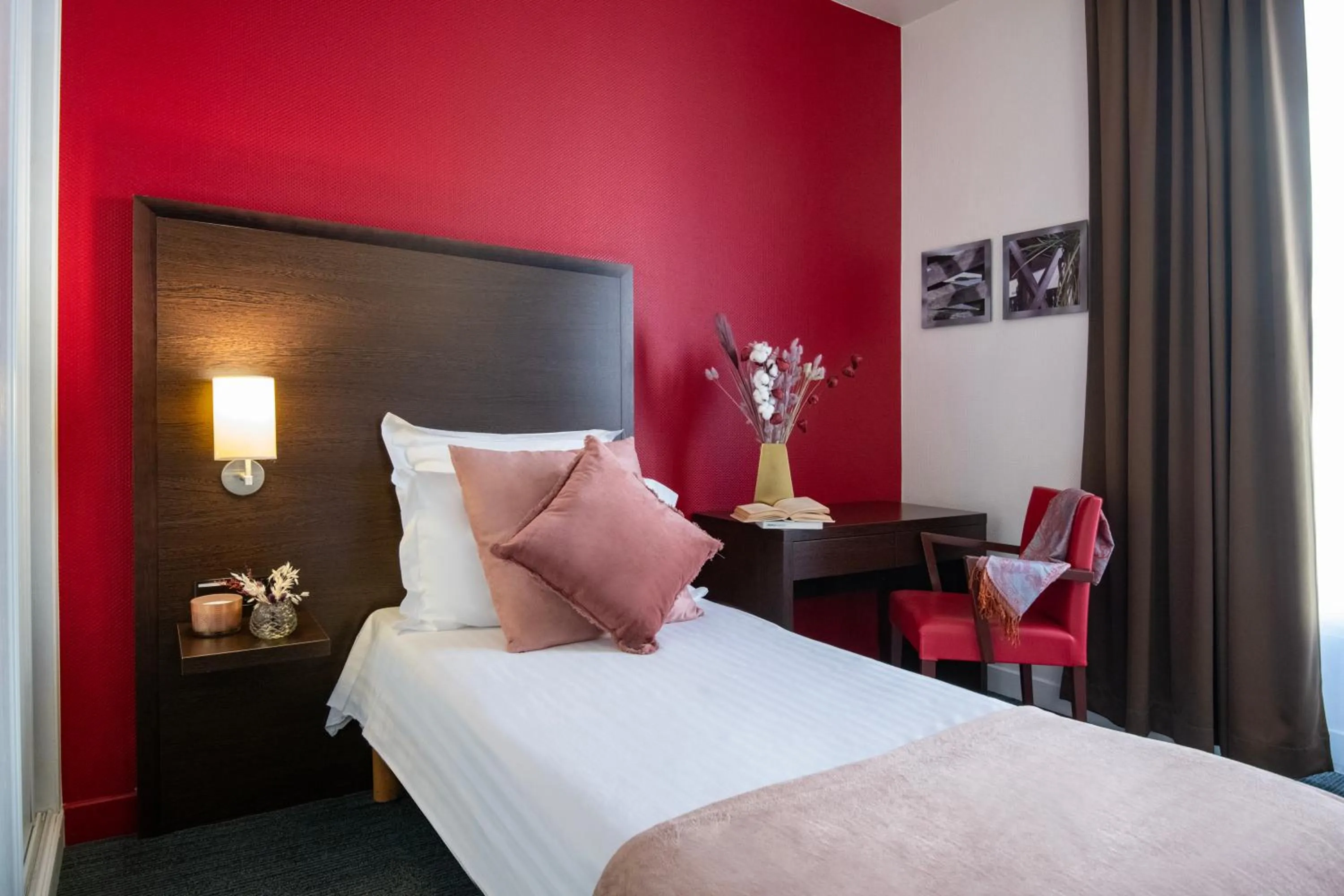 Bed in Hôtel Vendôme Menton