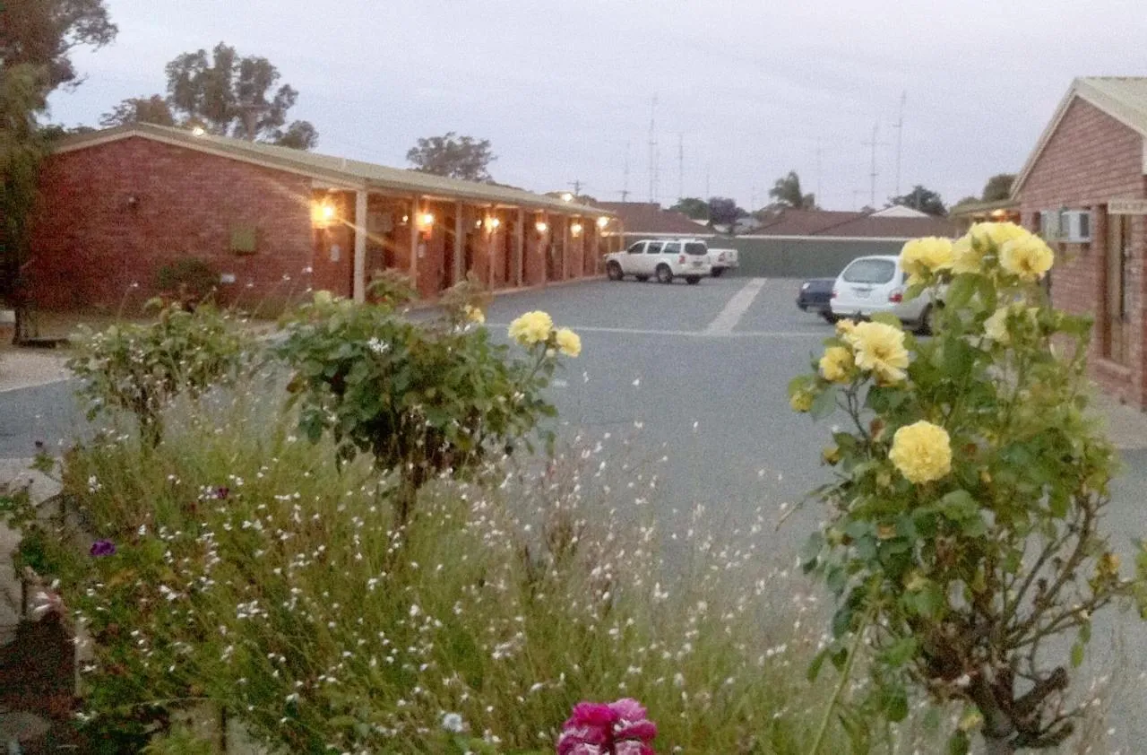 Property building in Bakery Park Motor Inn
