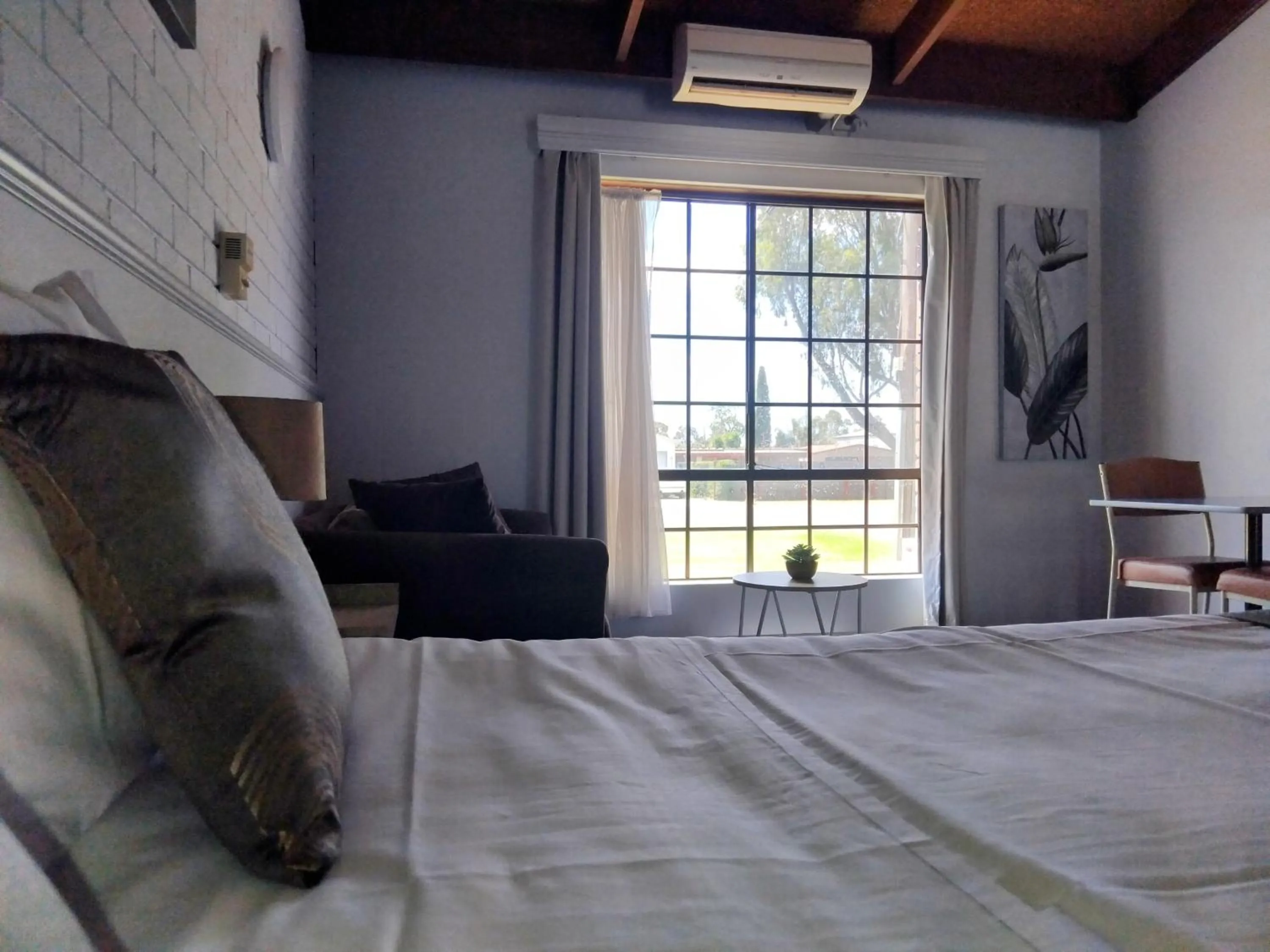 Bed in Bakery Park Motor Inn