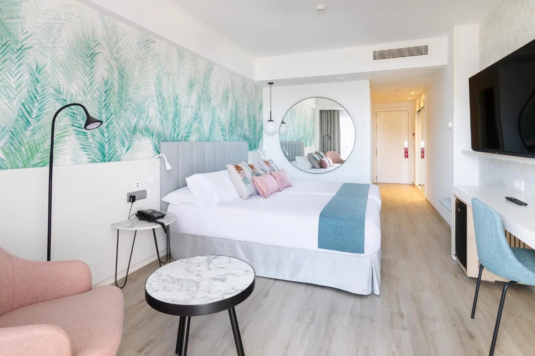 Photo of the whole room, Bed in Hotel Cristina by Tigotan Las Palmas - Adults Only