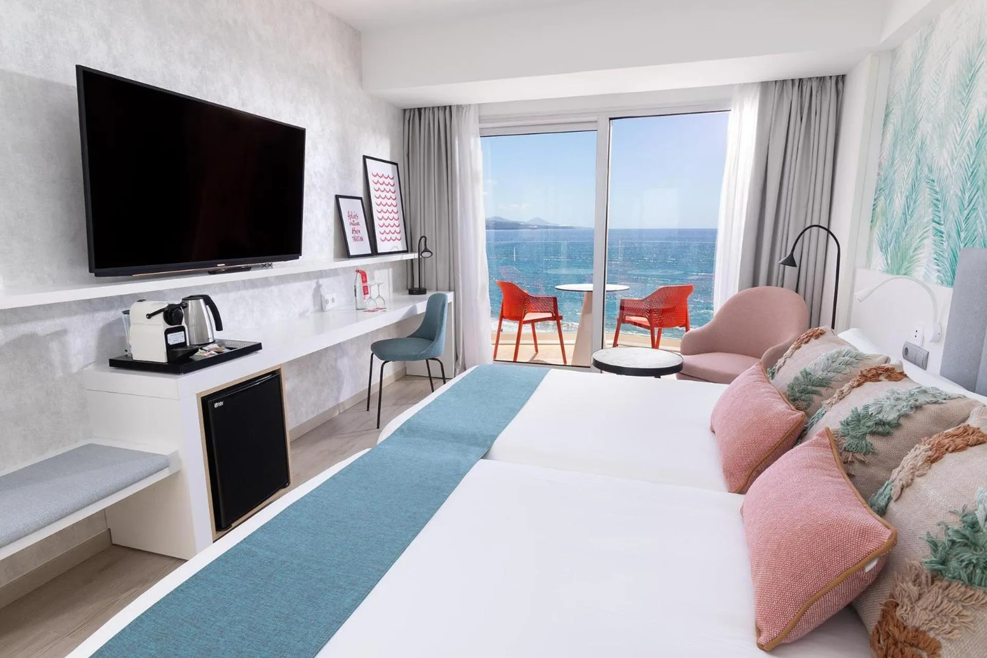 Photo of the whole room, Bed in Hotel Cristina by Tigotan Las Palmas - Adults Only