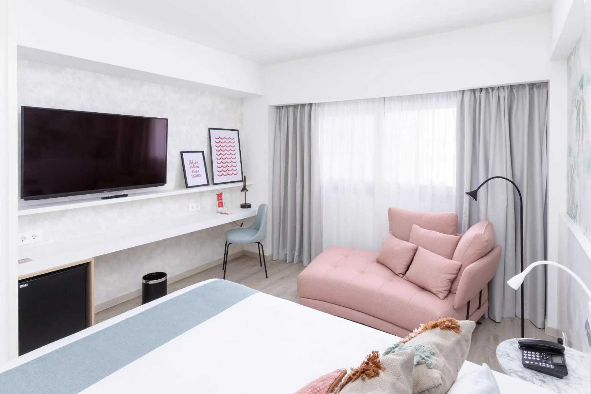 Photo of the whole room, Bed in Hotel Cristina by Tigotan Las Palmas - Adults Only