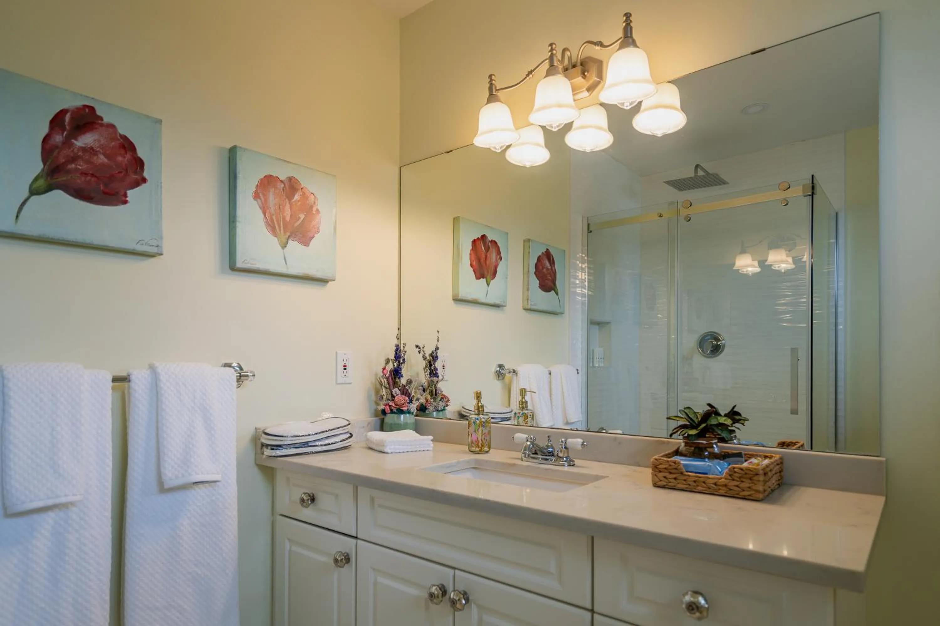 Shower in Old Town Country Landing