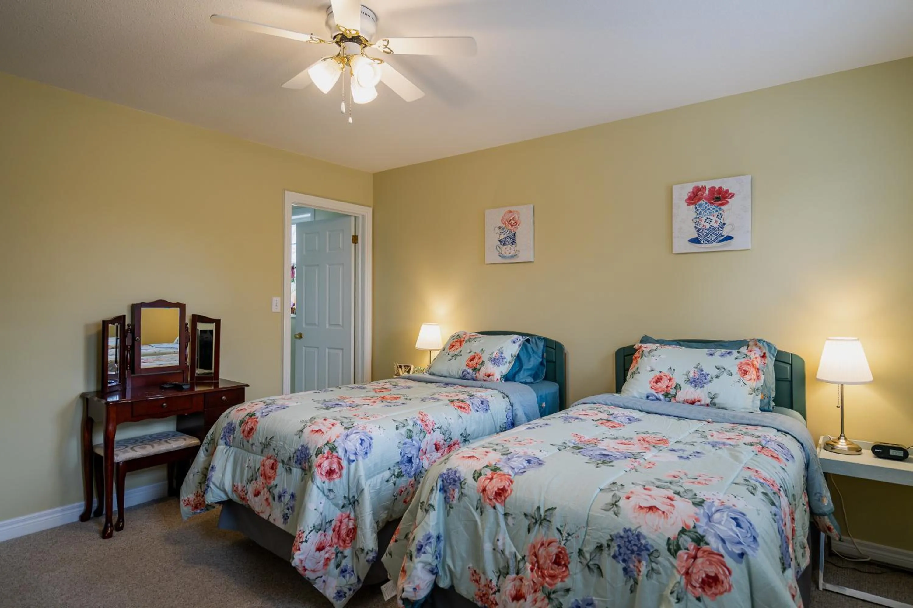 Bed in Old Town Country Landing