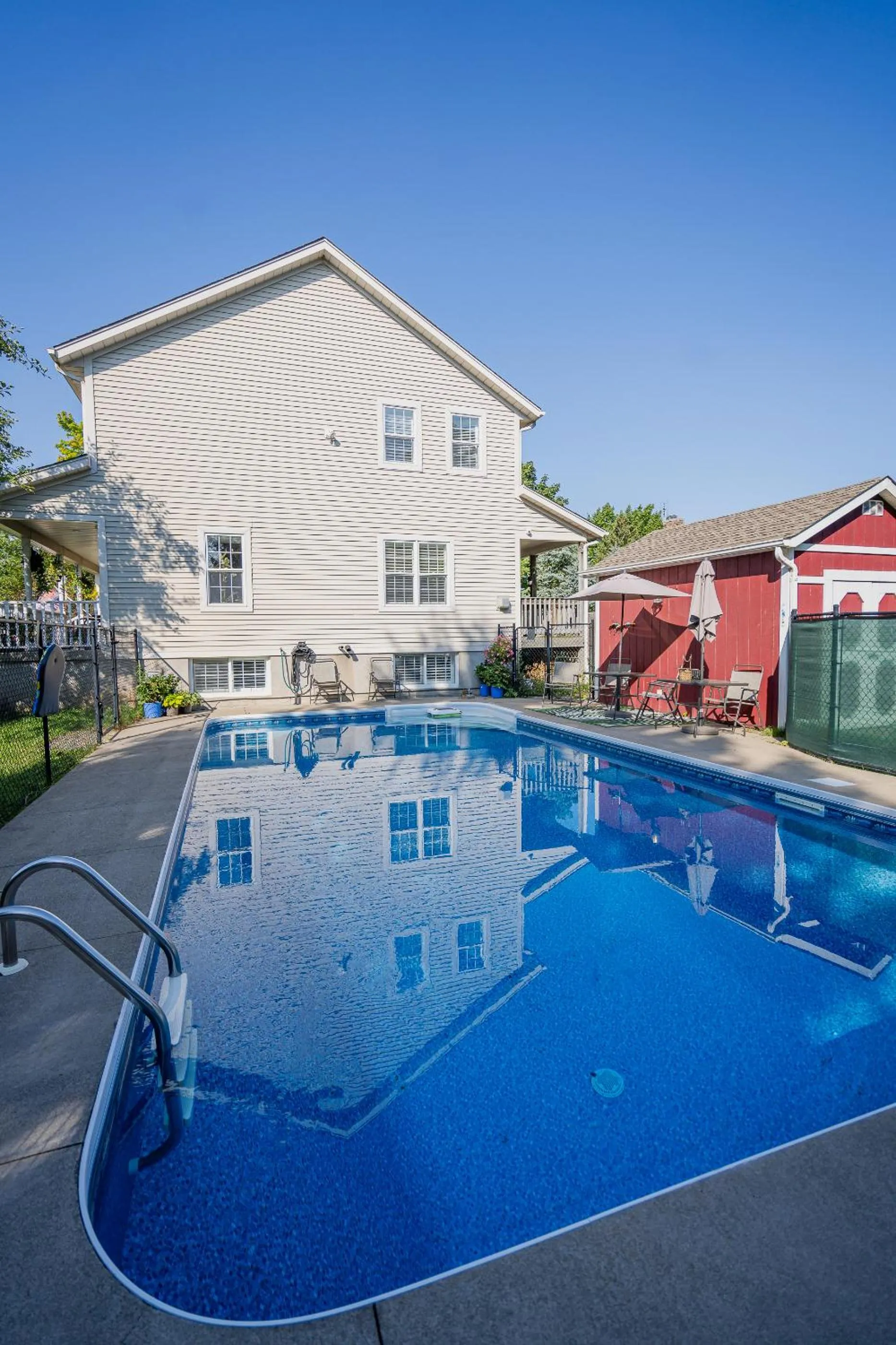 Swimming pool in Old Town Country Landing