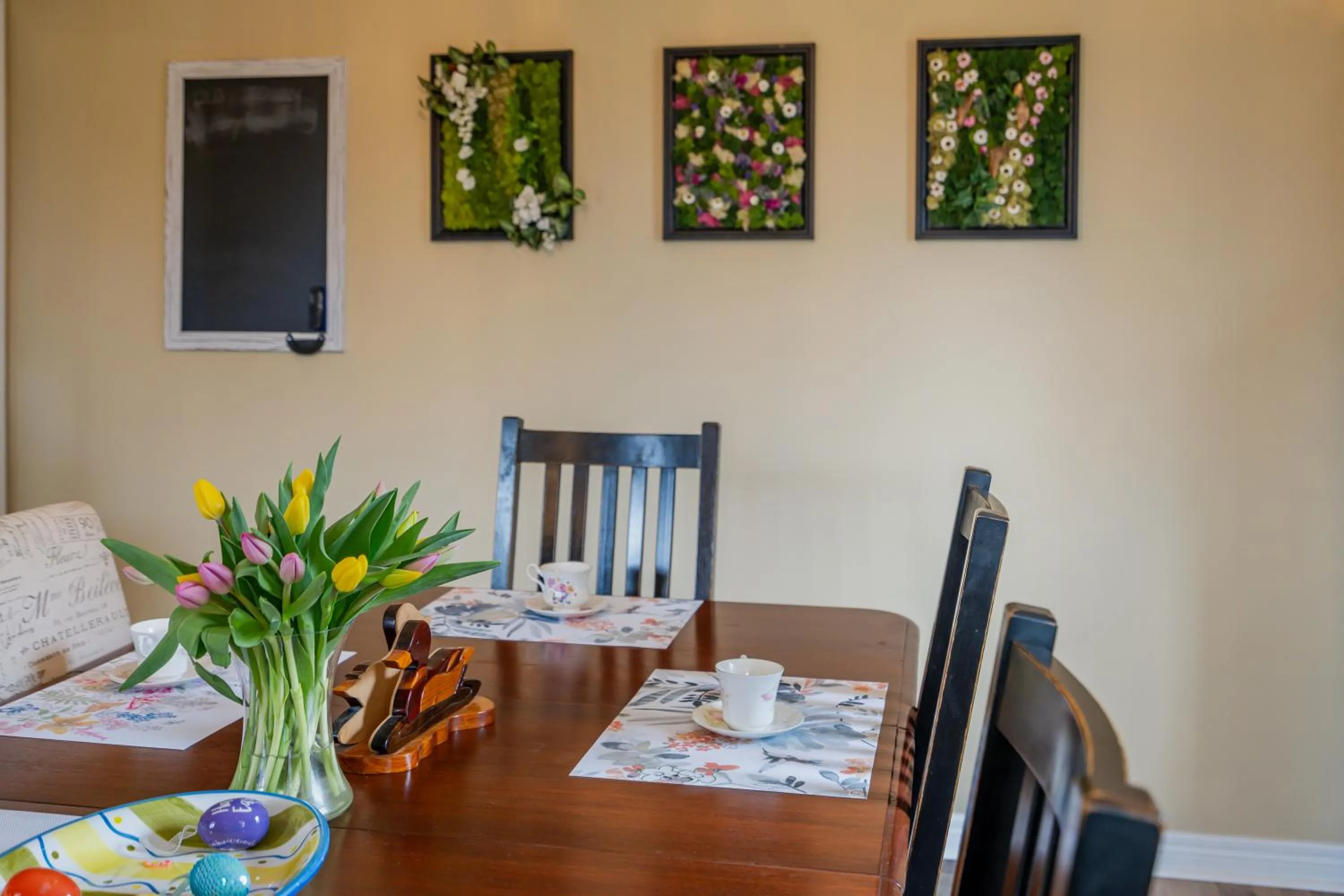 Dining area in Old Town Country Landing