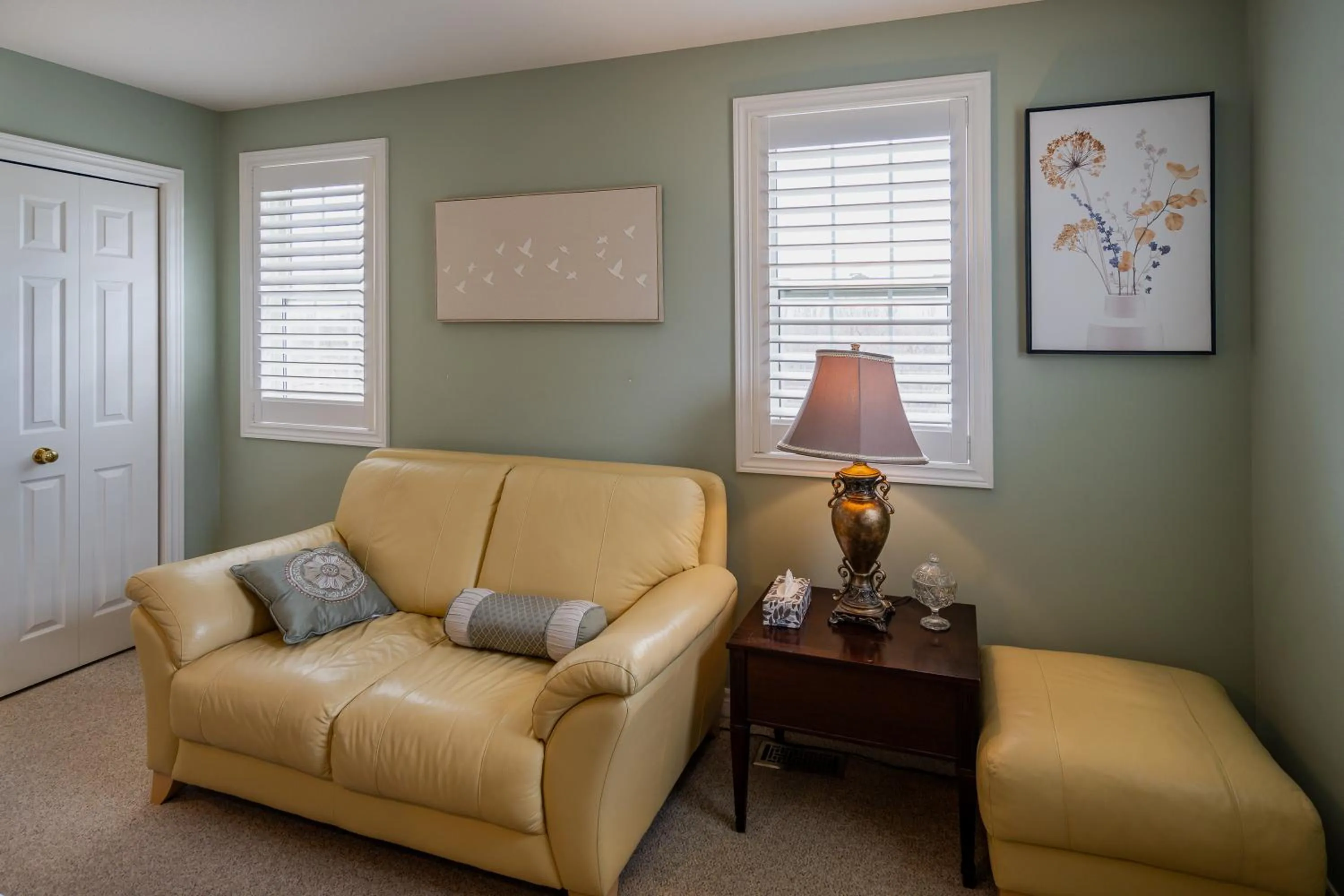Seating area in Old Town Country Landing